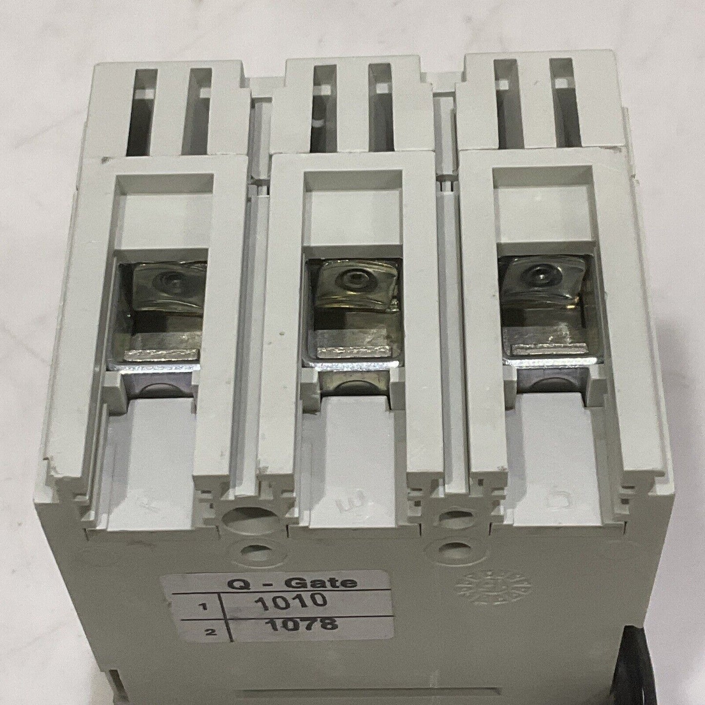 ABB SACE T1N 100 SACE TMAX T1N040TLA CIRCUIT BREAKER 40A 3POLE U3S