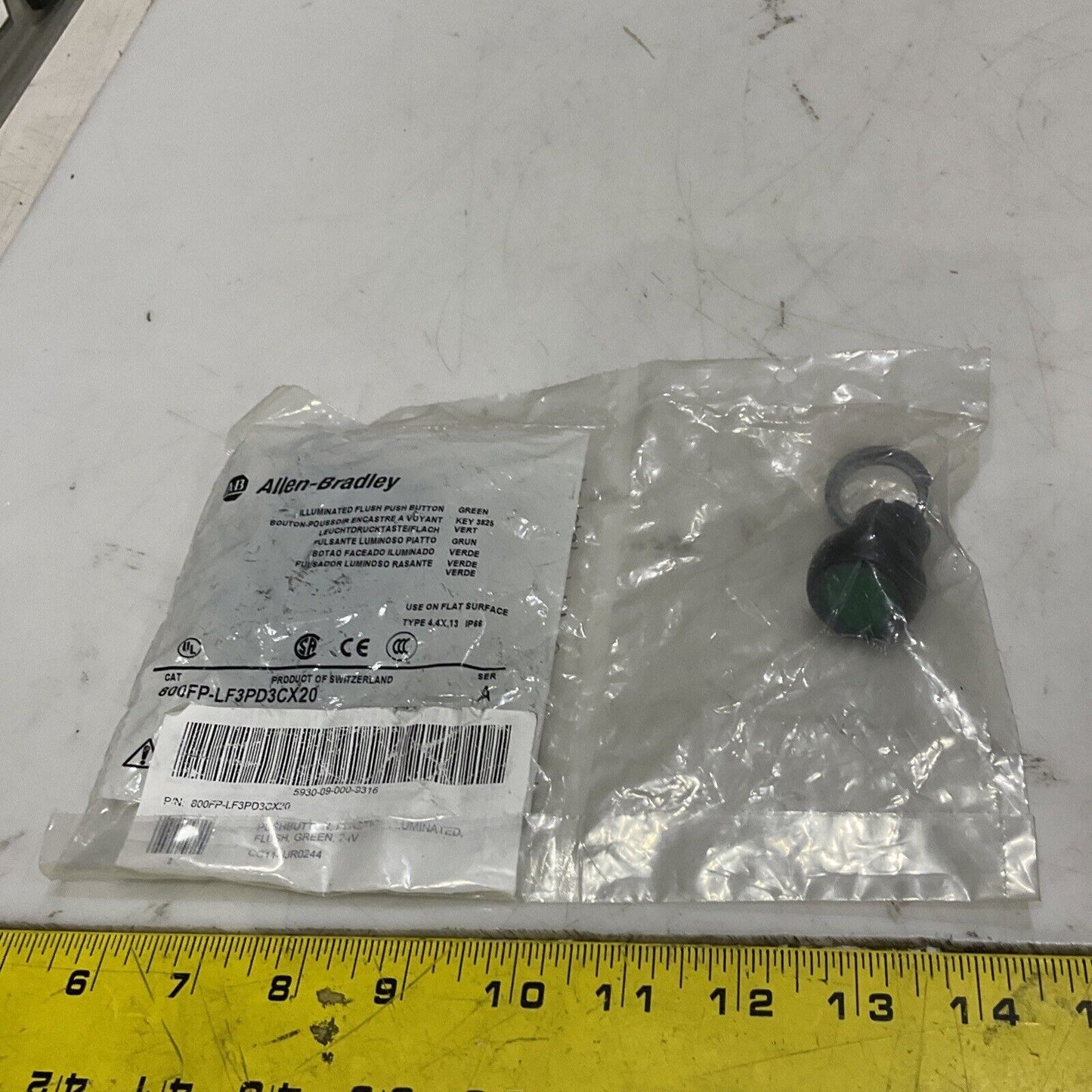 AB ALLEN BRADLEY 800FP-LF3PD3CX20 FLUSH PUSH BUTTON LIGHT GREEN 24V U3S