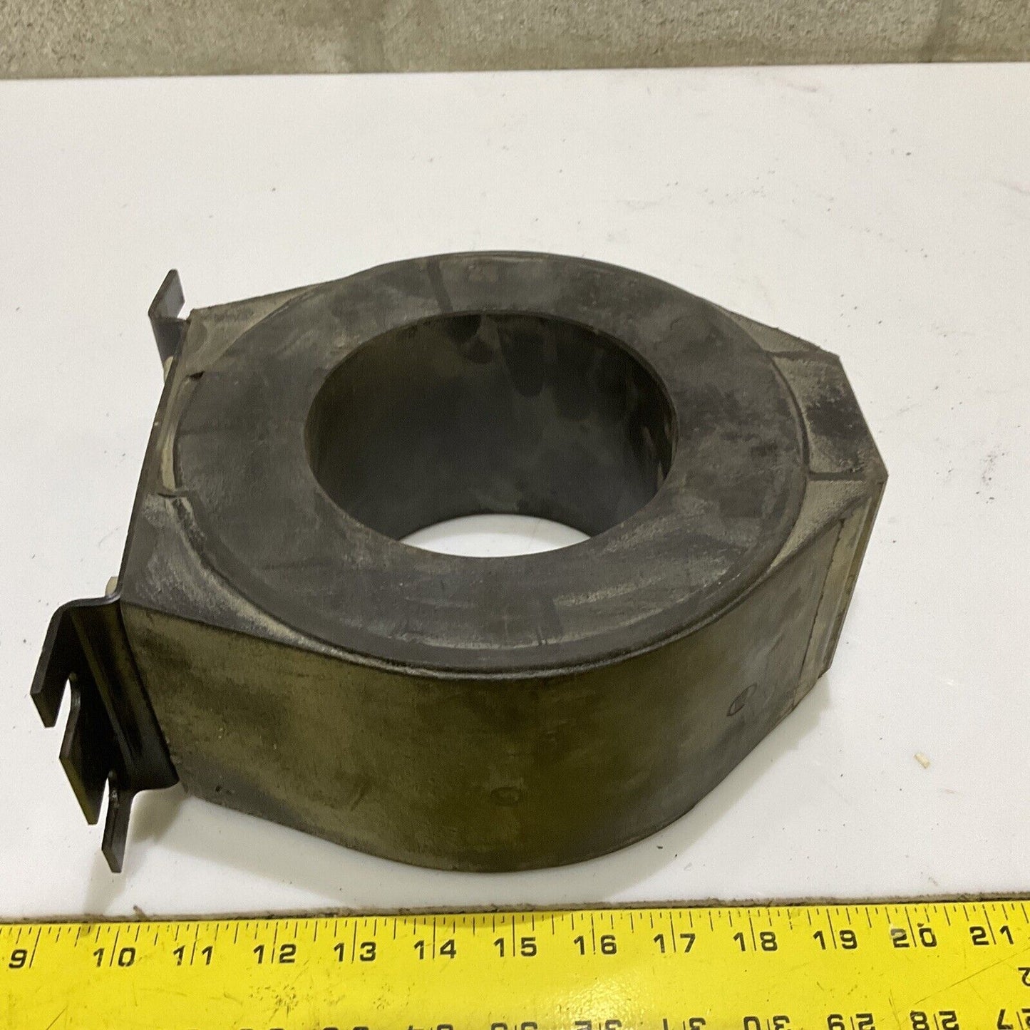 GENERAL ELECTRIC GE 750X10G5 JCS-0 CURRENT TRANSFORMER 300:5 25-400 CYCLES 678