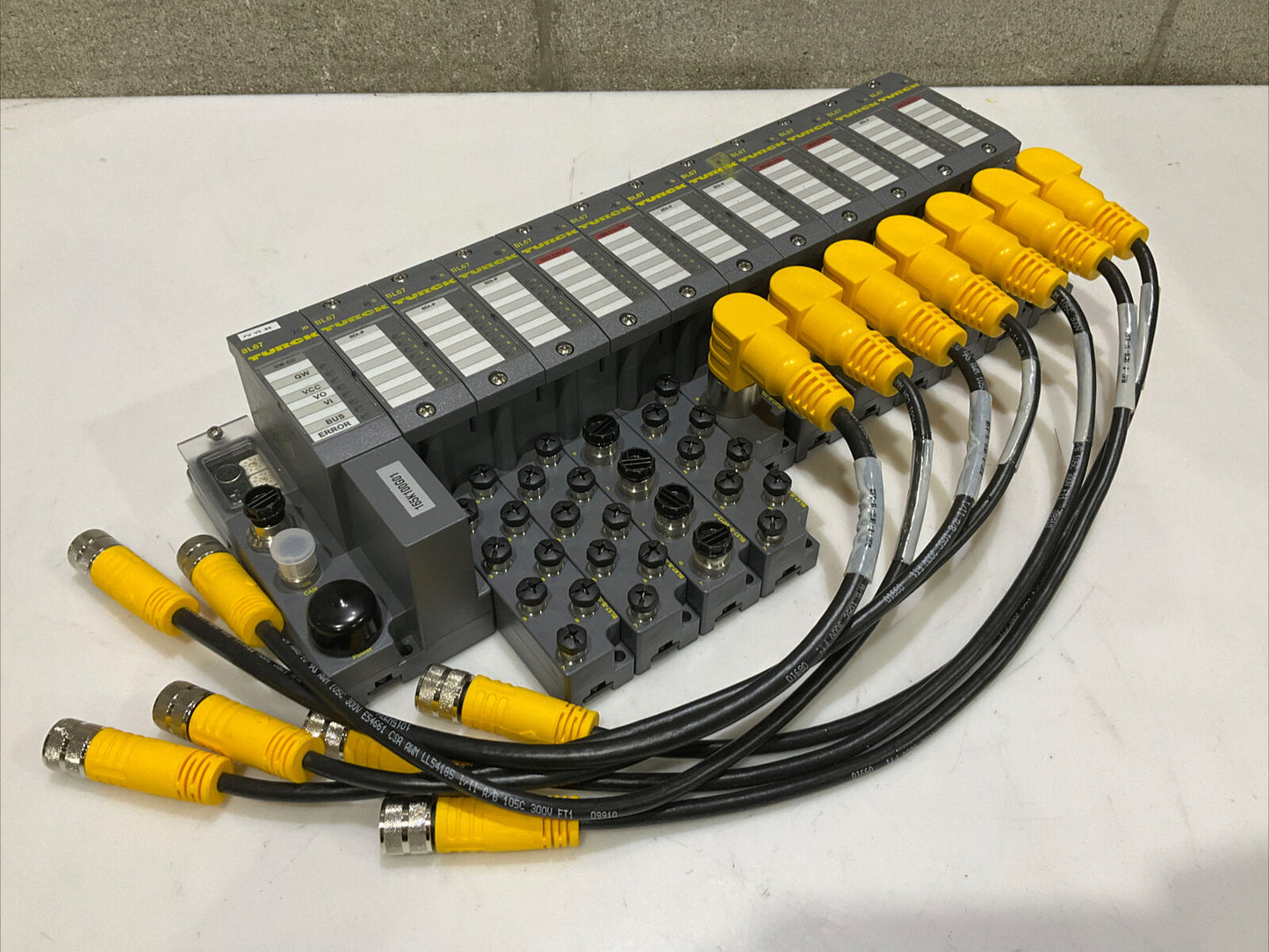 TURCK BL67-B-1M16-19-0.5M BL67-B-8M8 BL67 VERTICALIZER CAN OPEN ASSEMBLY U3S