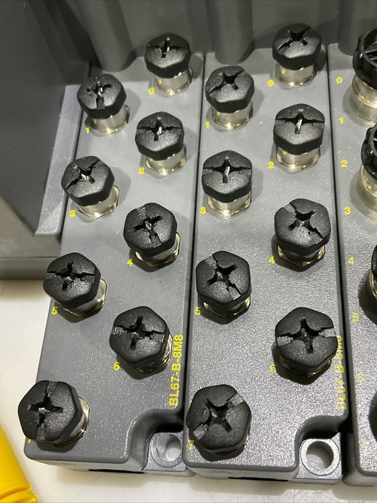 TURCK BL67-B-1M16-19-0.5M BL67-B-8M8 BL67 VERTICALIZER CAN OPEN ASSEMBLY U3S