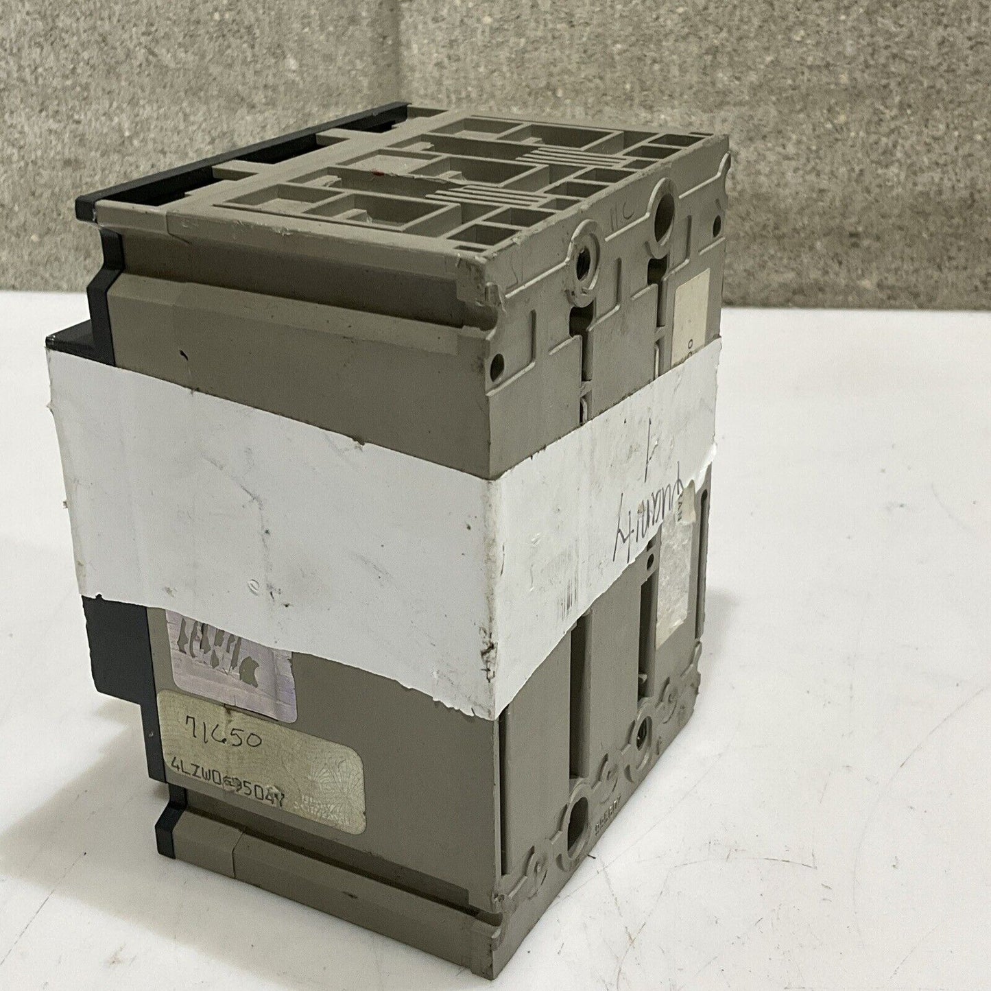 SQUARE D MAG-GARD GJL36030M04 POWERPACT CIRCUIT BREAKER 30A 3P U4M