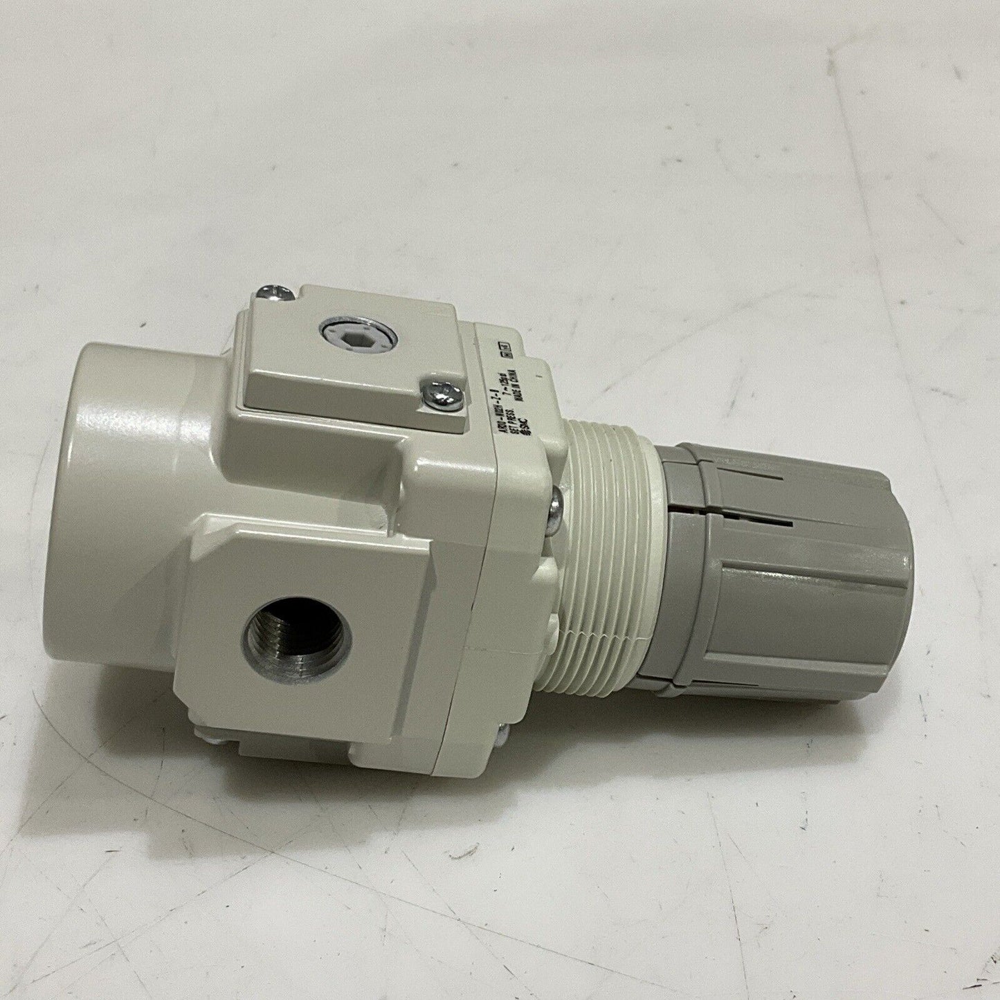 SMC AR30-N02H-Z-B PNEUMATIC REGULATOR 7-125PSI U4M