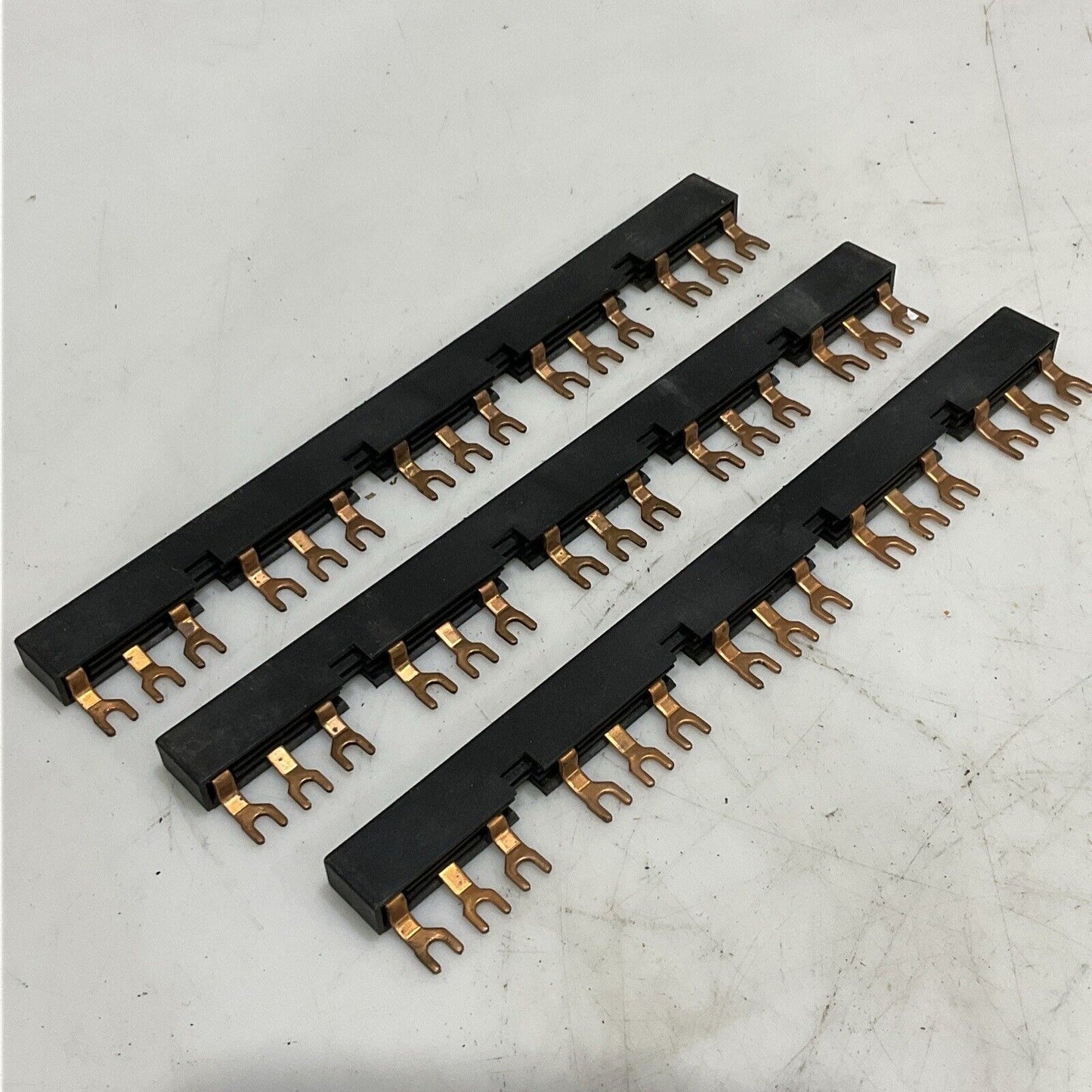AB ALLEN BRADLEY CAT140M-C-W545 3 PHASE COMPACT BUSBAR LOT OF 3 U4M