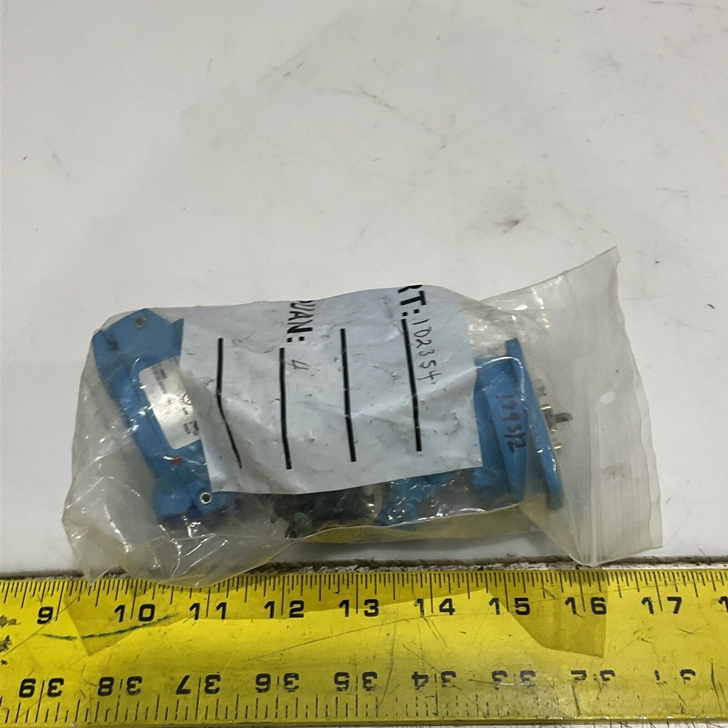 MARECHAL 01-M4081 RECEPTACLR CONNECTOR PN12, 5A INLET PLUG LOT OF 4 U4M