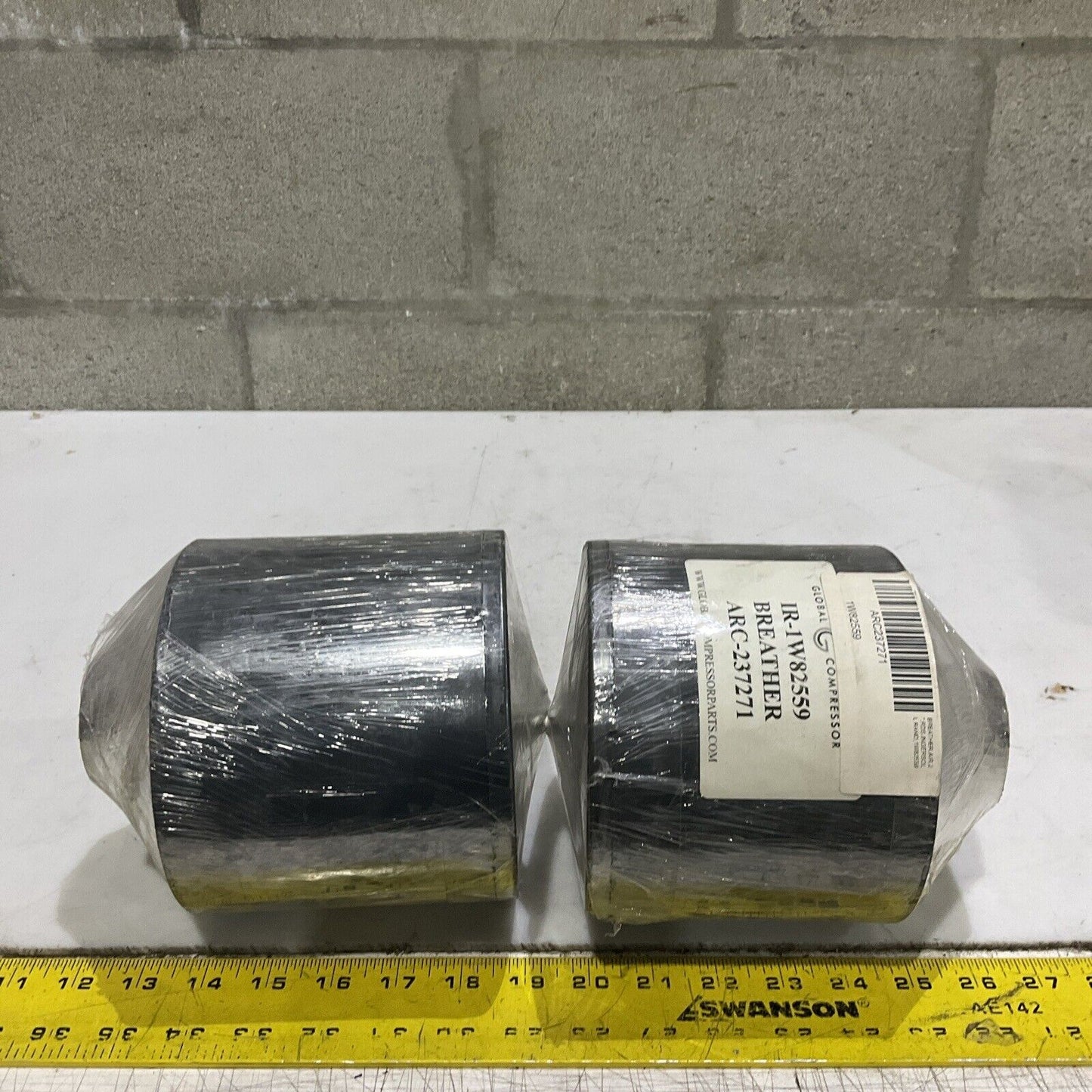 INGERSOLL RAND IR-1W82559 BREATHER FH22200-20 22-20 LOT OF 2 U4M