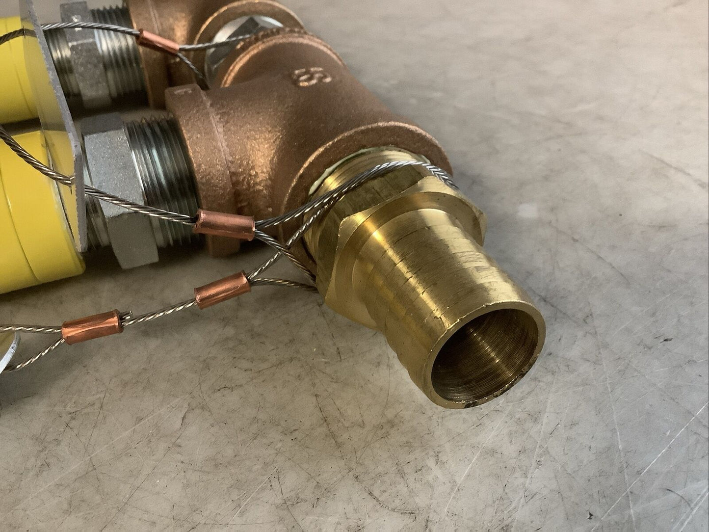AIR MANIFOLD ASSEMBLY W/ ROSS CONTROLS 1969B5002 HOZE FUZE U3S