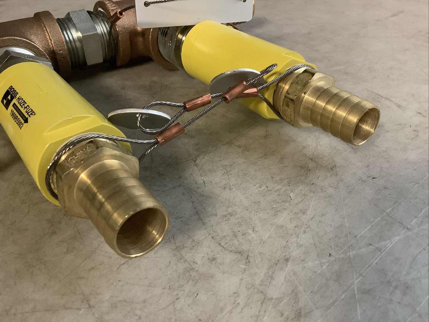 AIR MANIFOLD ASSEMBLY W/ ROSS CONTROLS 1969B5002 HOZE FUZE U3S
