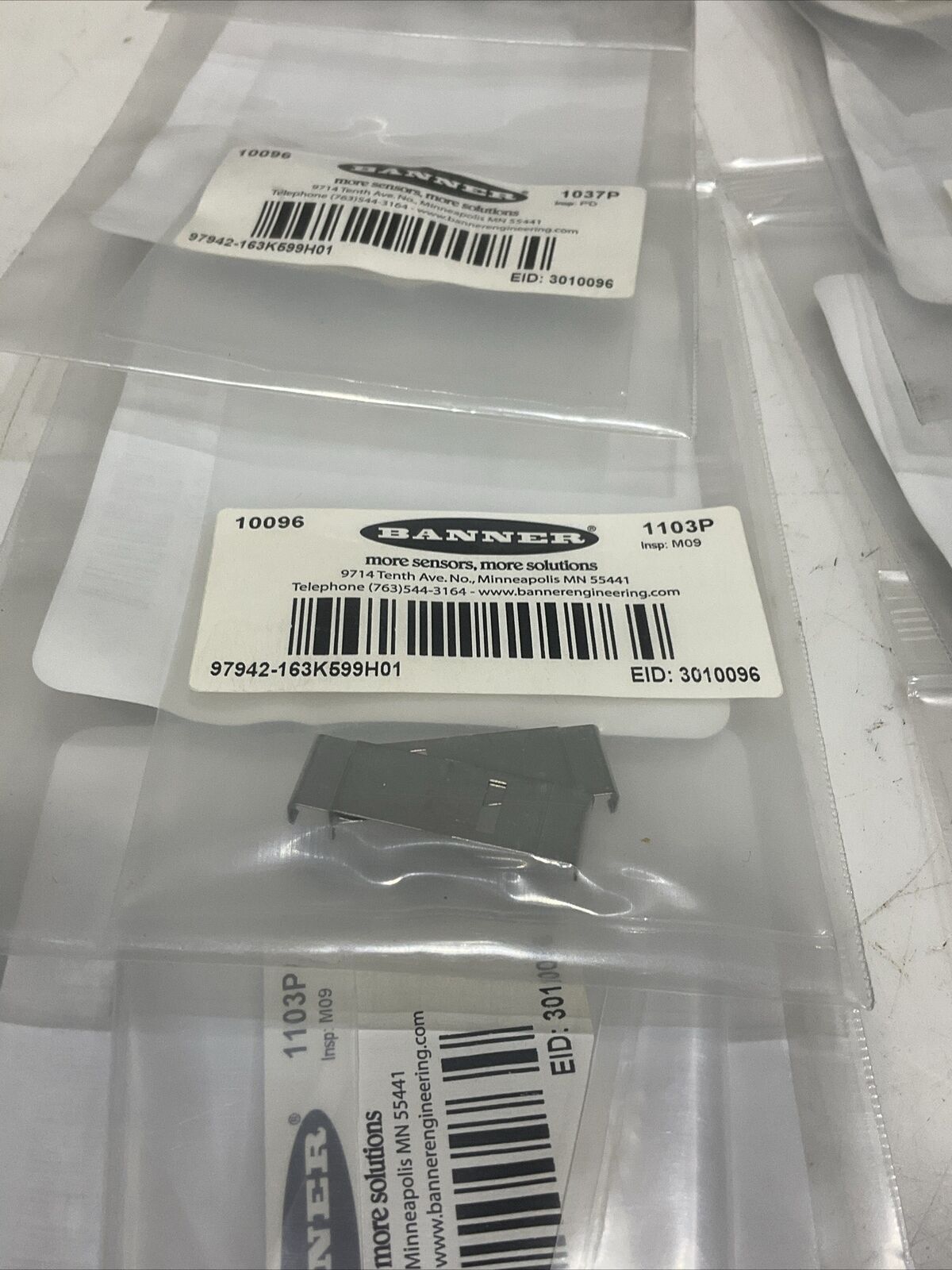 BANNER 10096 1103P 3010096 APERTURE 2.00 MM X 7.00 MM LOT OF 18 U3S