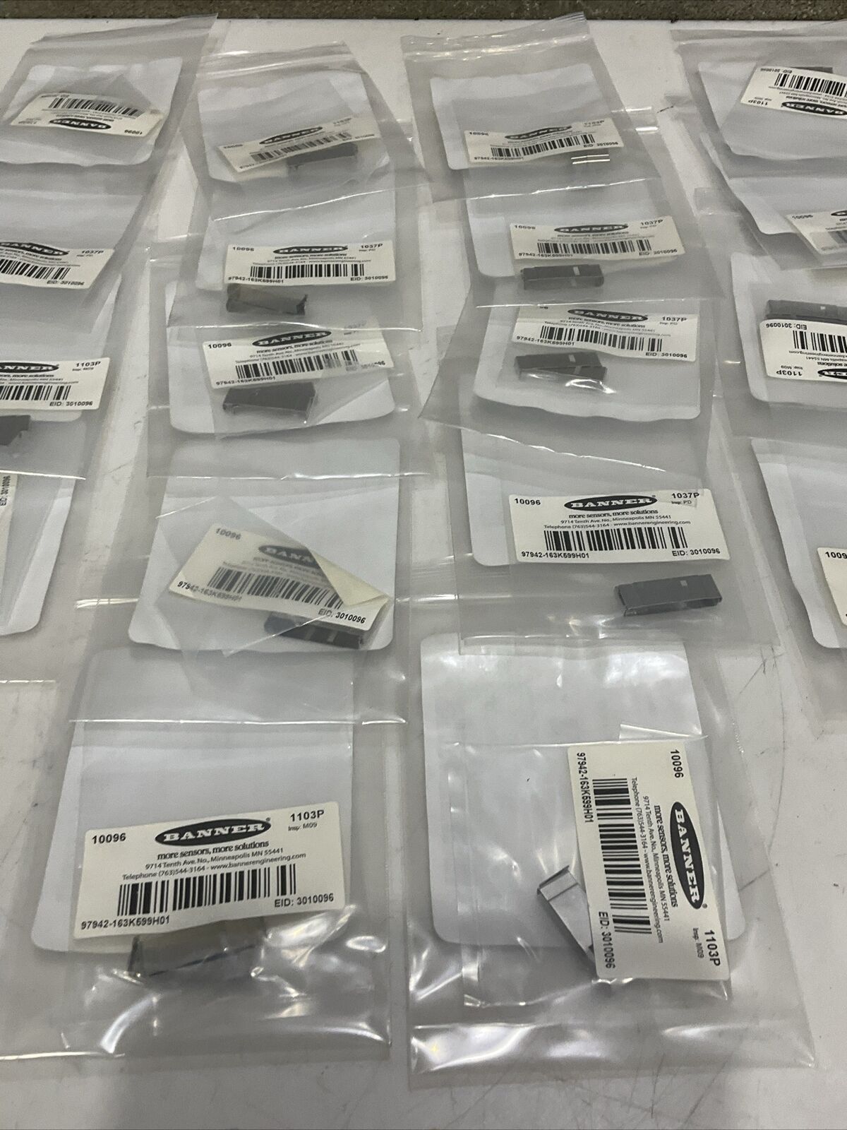 BANNER 10096 1103P 3010096 APERTURE 2.00 MM X 7.00 MM LOT OF 18 U3S