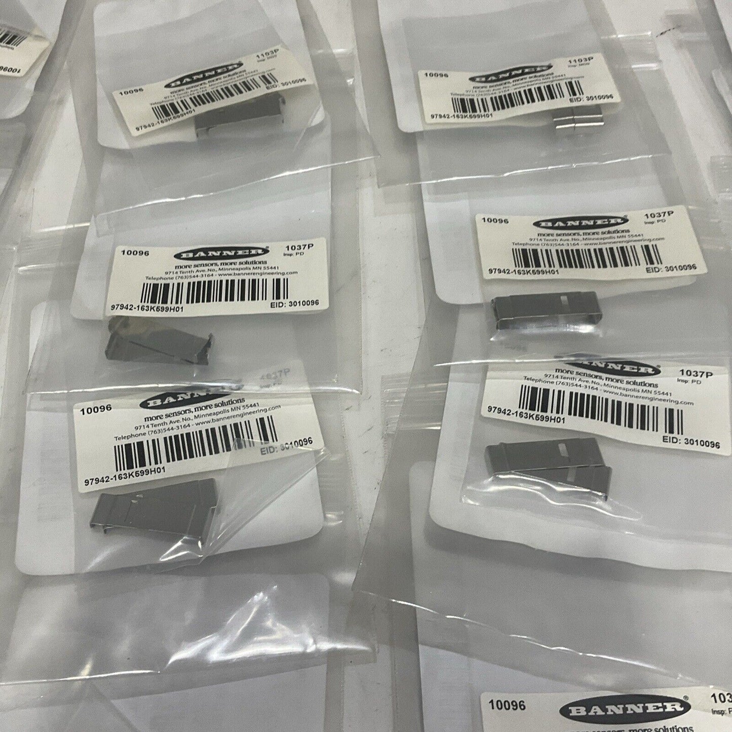 BANNER 10096 1103P 3010096 APERTURE 2.00 MM X 7.00 MM LOT OF 18 U3S