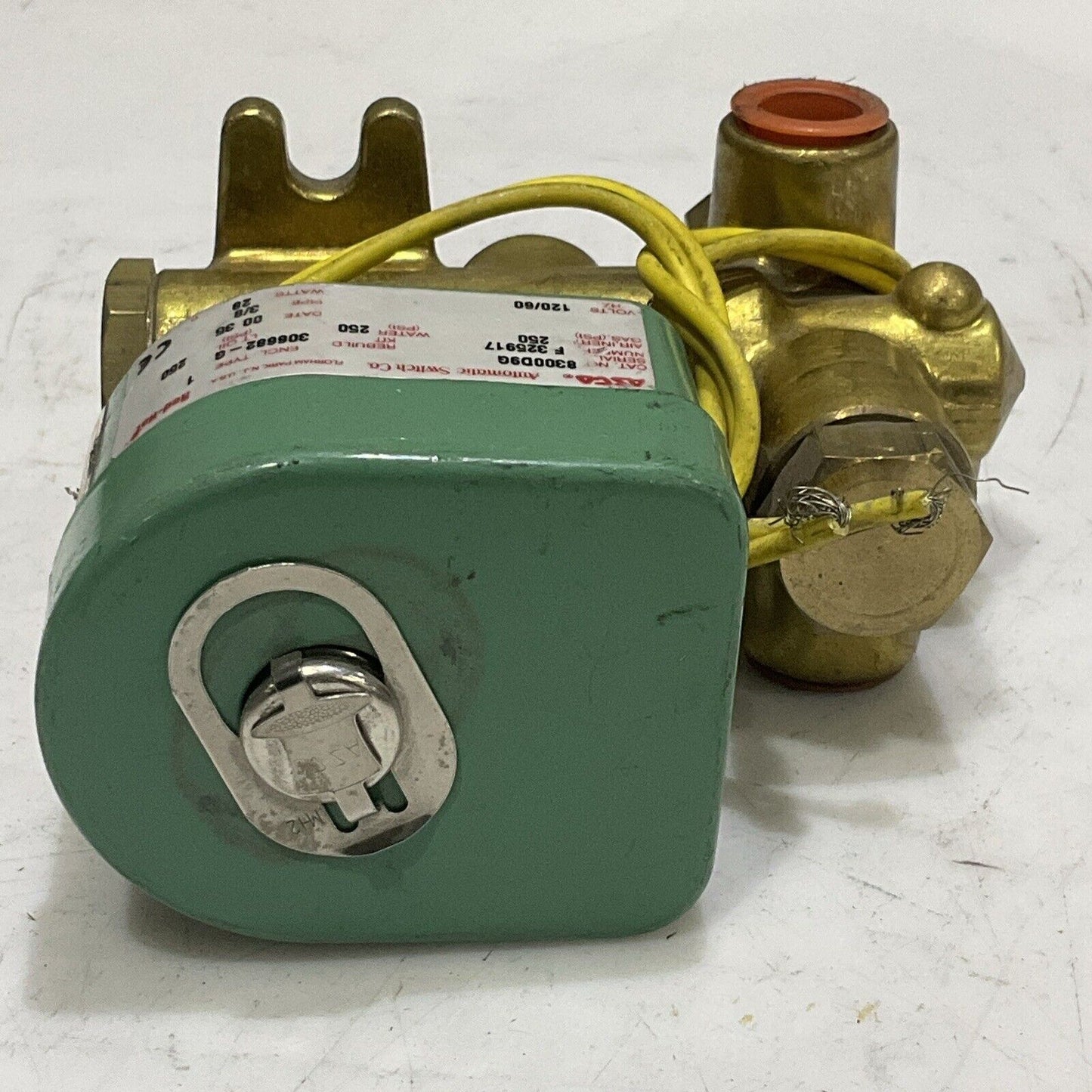 ASCO 8300D9G 306682-G SOLENOID VALVE 250 PSI 28W 3/8 PIPE