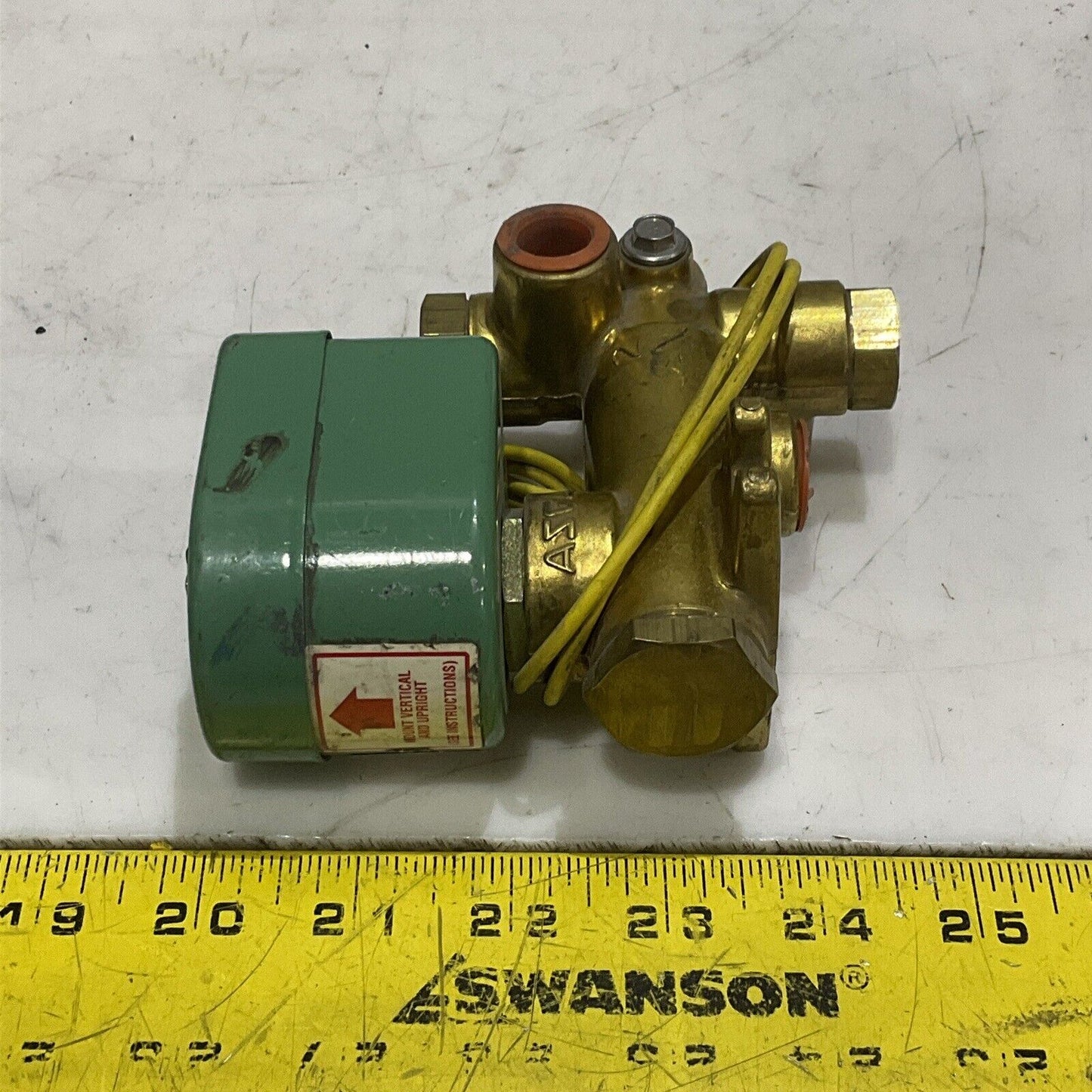 ASCO 8300D9G 306682-G SOLENOID VALVE 250 PSI 28W 3/8 PIPE