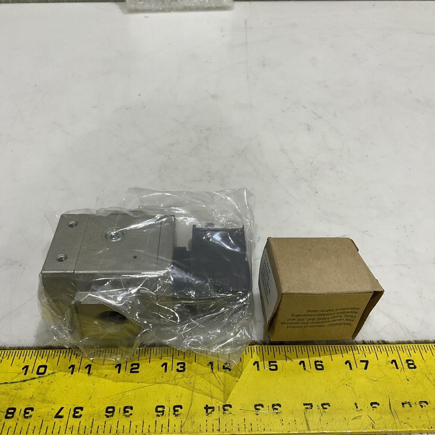 SMC AV3000-N03-5D0Z SOFT START UP SOLENOID VALVE K40-MP1.0-N02MS GAUGE U3S