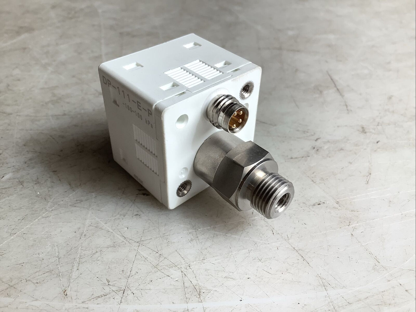 SUNX DP-111-E-P DIGITAL PRESSURE SENSOR DP-100 U3S