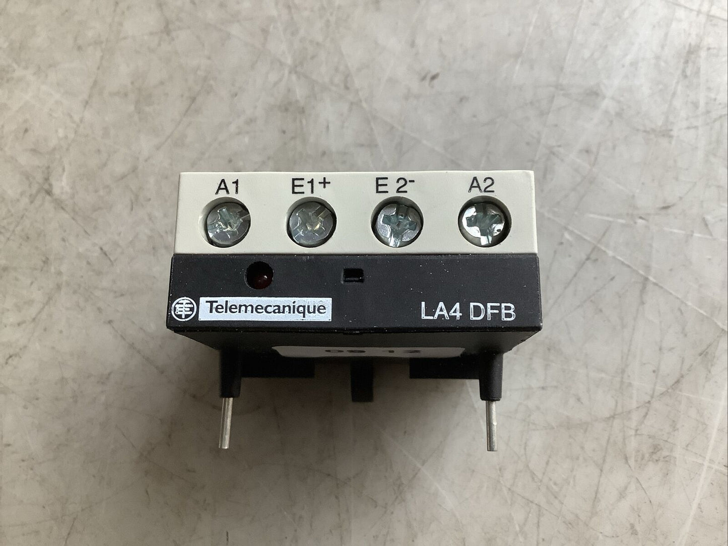 TELEMECANIQUE LA4 DFB INTERFACE AMPLIFIER MODULE 24VDC U3S - LOT OF 2