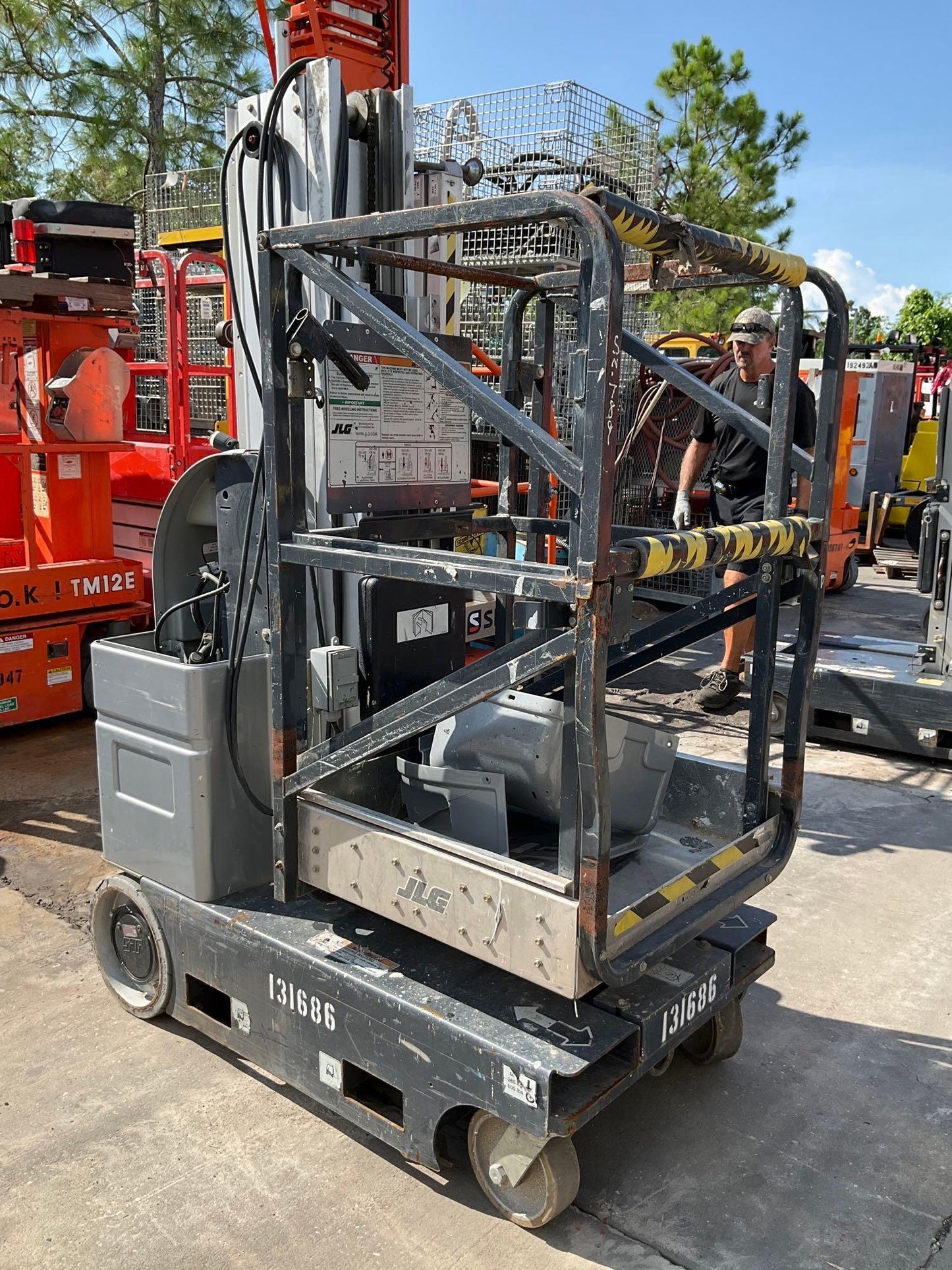 JLG MANLIFT MODEL 20MVL