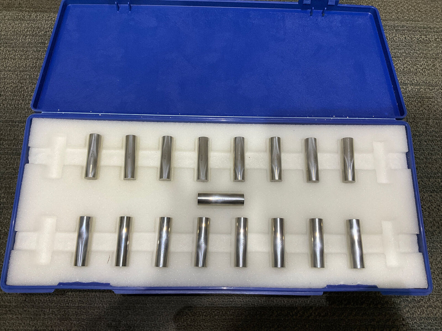 VAN KEUREN .5420-.5660 17 PIECE PIN GAUGE SET 333
