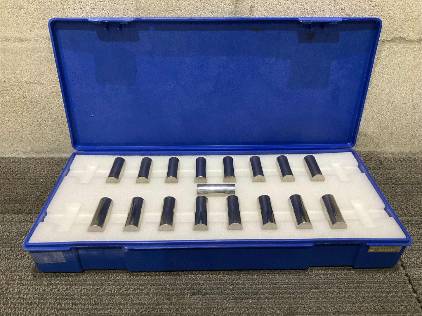 VAN KEUREN .7100-.7220  17 PIECE PIN GAUGE SET 333