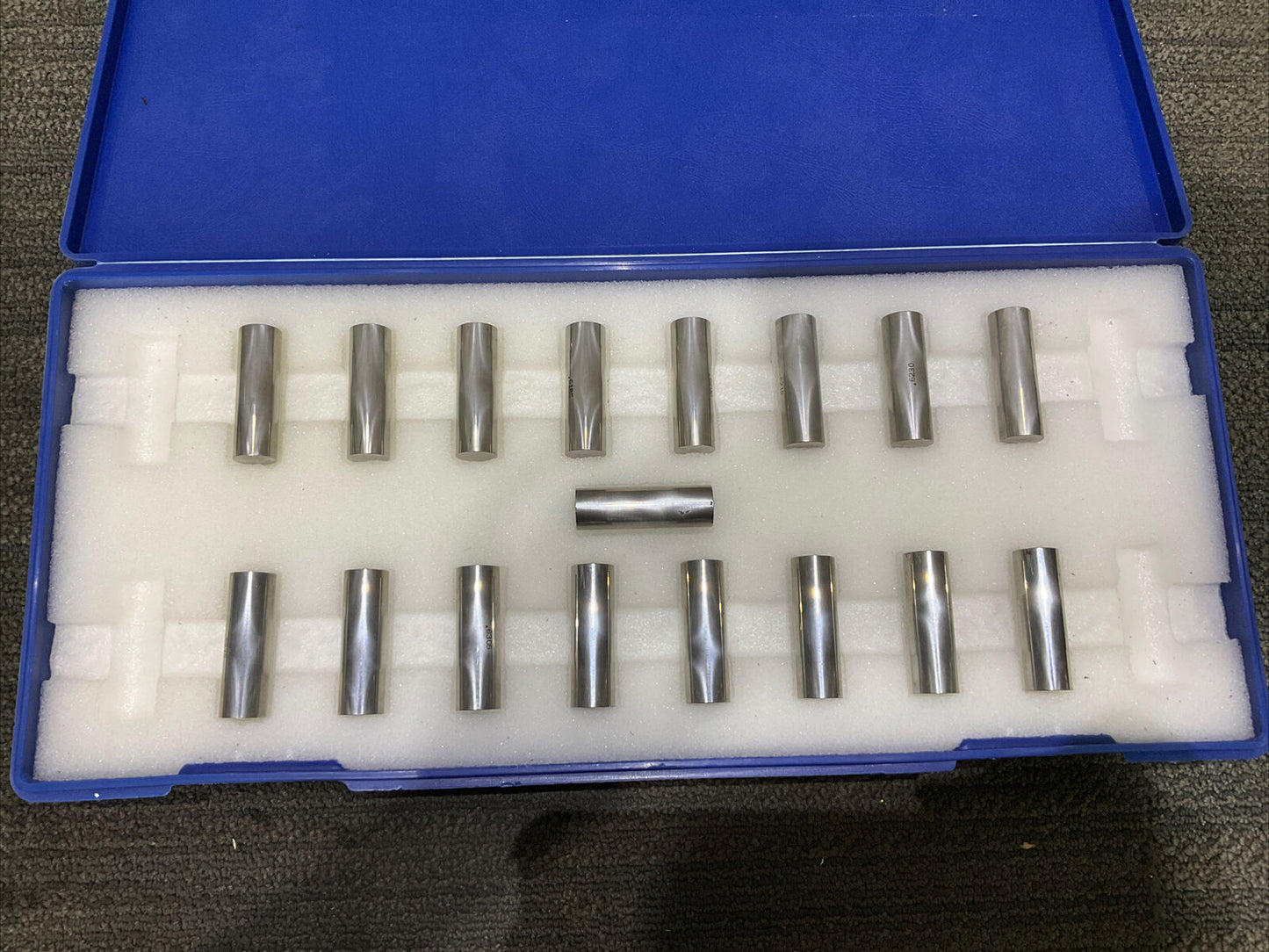 VAN KEUREN .6140-.638 17 PIECE PIN GAUGE SET 333