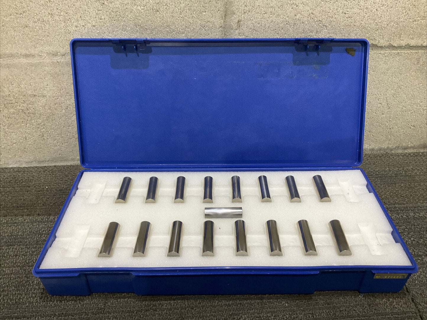 VAN KEUREN .5900-.6140 17 PIECE THREAD WIRE SET 333