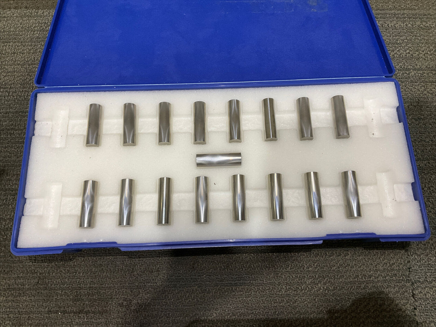 VAN KEUREN .5900-.6140 17 PIECE THREAD WIRE SET 333