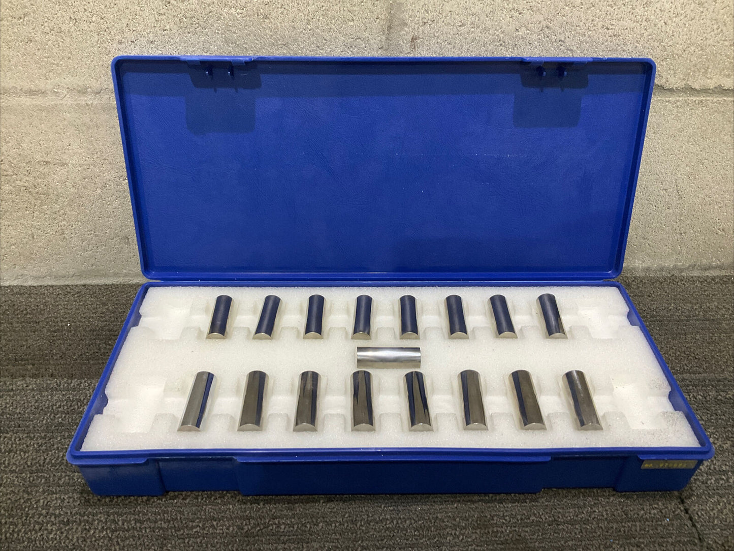 VAN KEIREN .6860-.7100 17 PIECE PIN GAUGE SET 333
