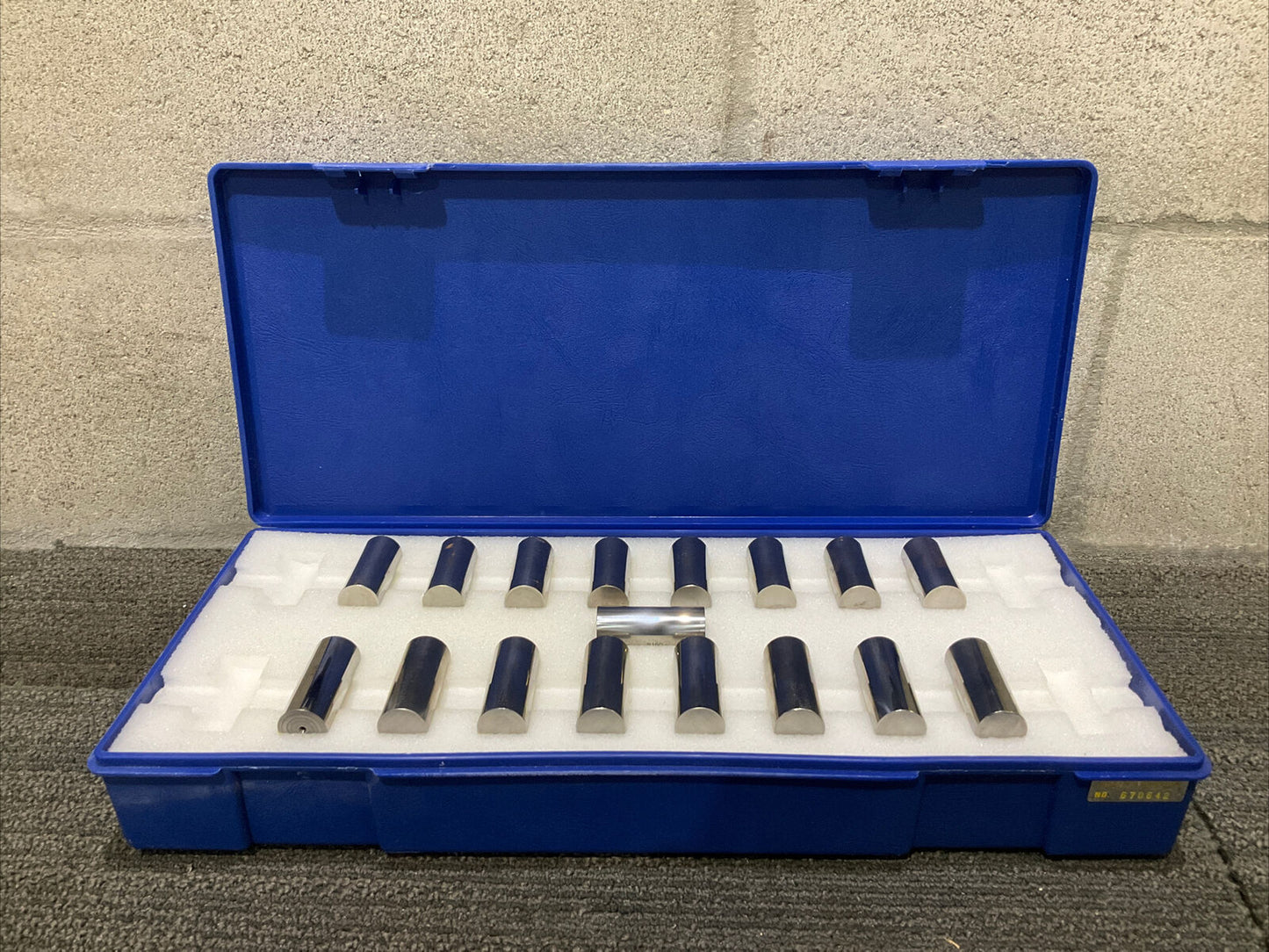 VAN KEUREN .8060-.8300 17 PIECE PIN GAUGE SET 333