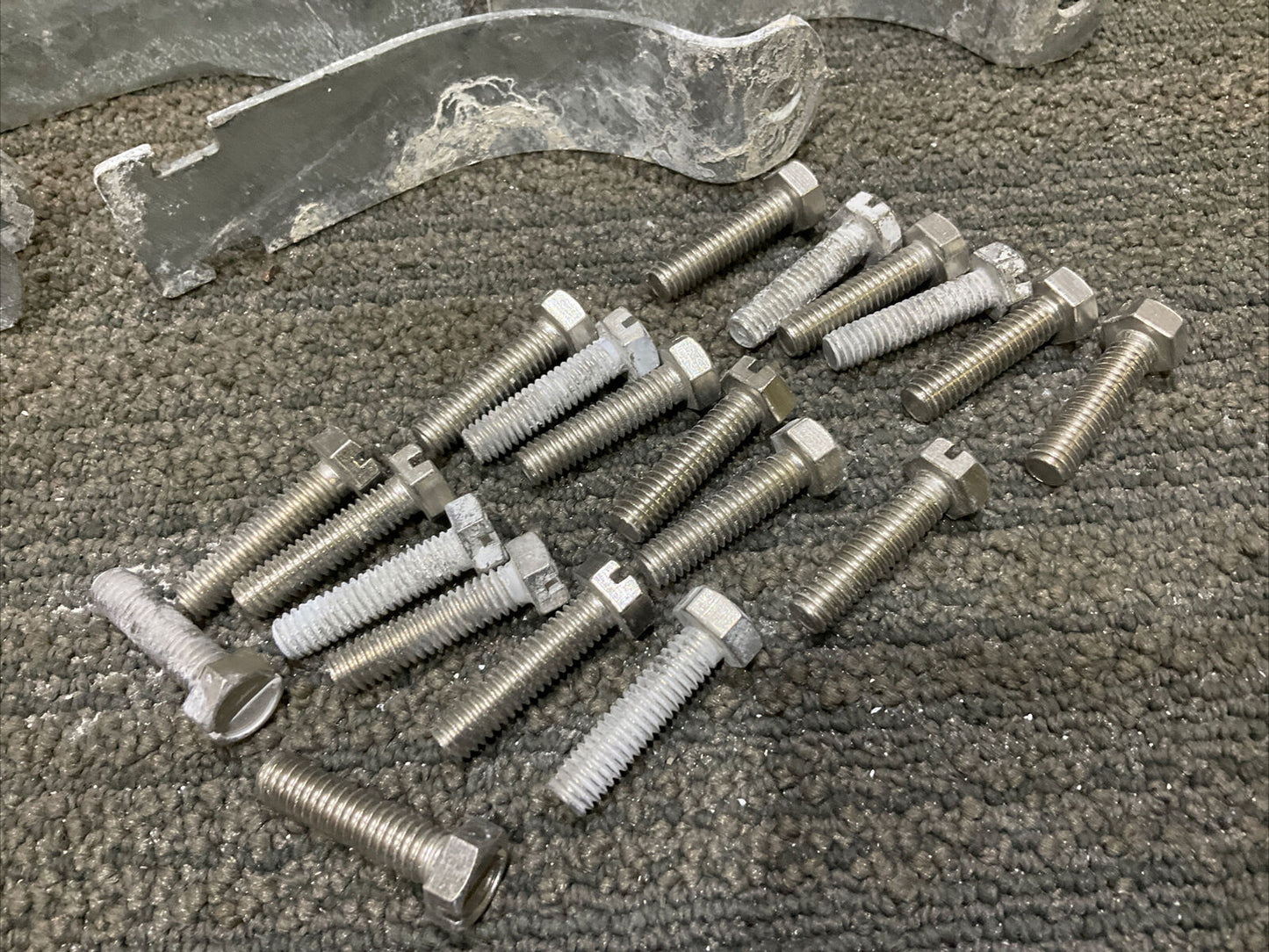 COOPER B LINE B2015-3-HDG UNISTRUT STRAP 3 1/2” OD 678 LOT OF 39