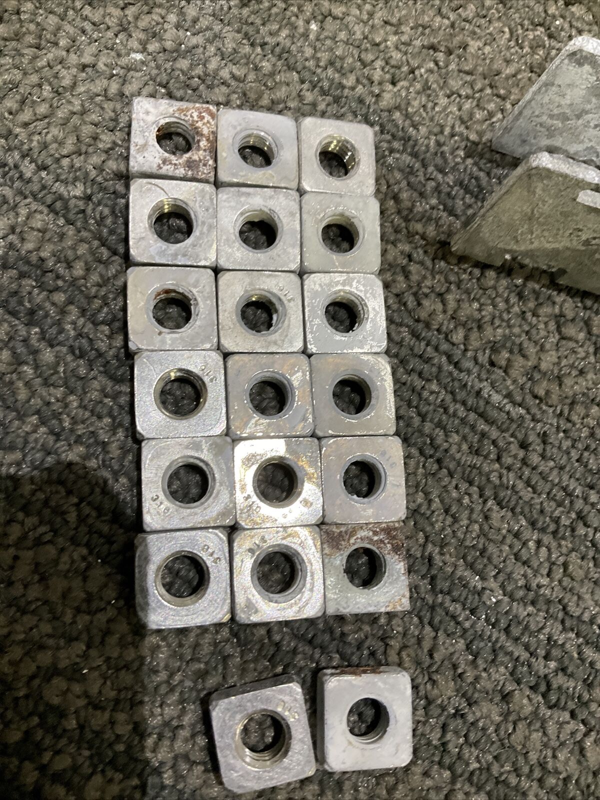 COOPER B LINE B2015-3-HDG UNISTRUT STRAP 3 1/2” OD 678 LOT OF 39