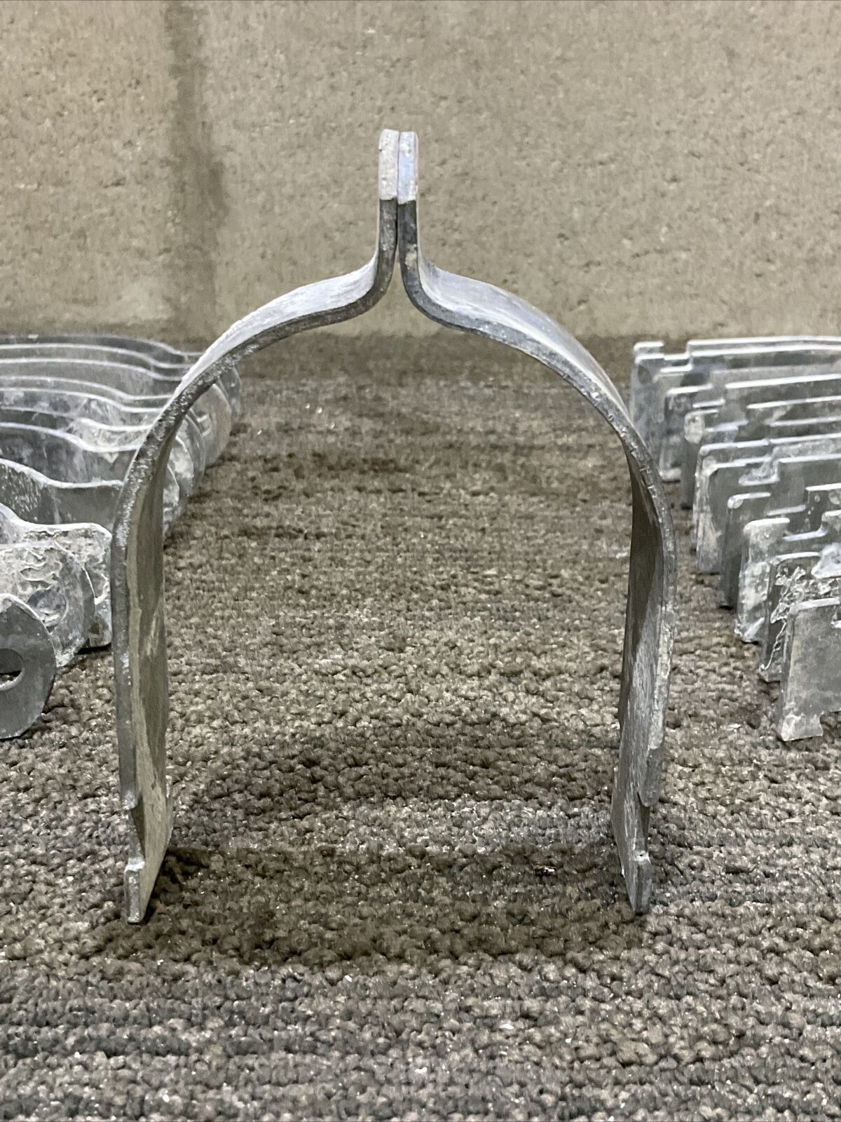 COOPER B LINE B2015-3-HDG UNISTRUT STRAP 3 1/2” OD 678 LOT OF 39