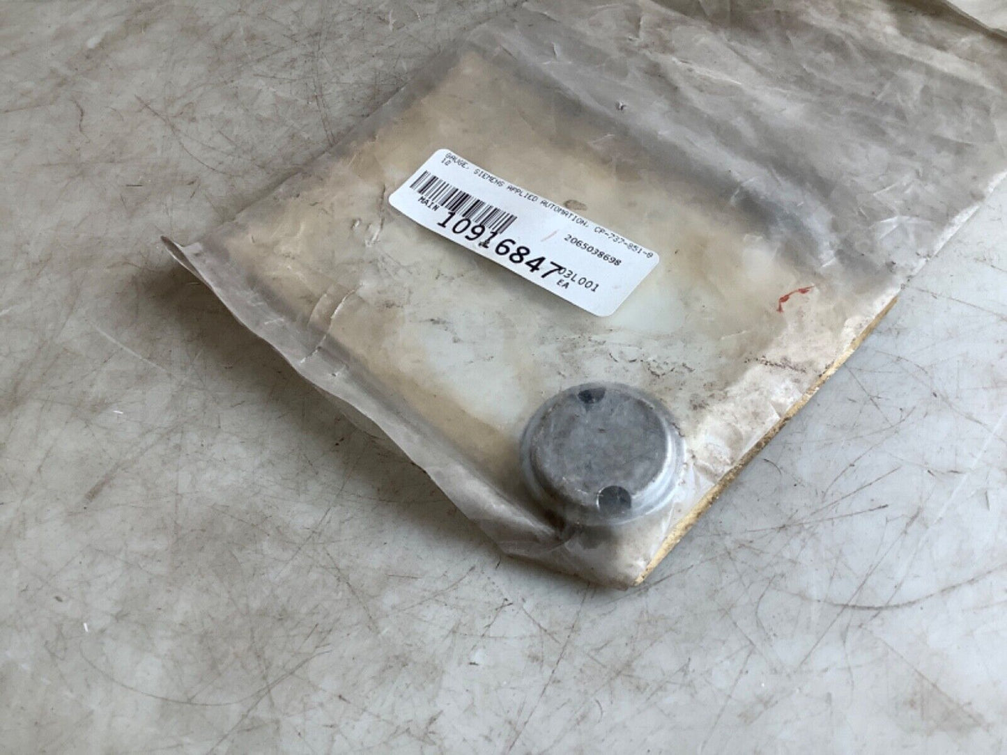 BP OIL SIEMENS CP-737-851-012 OIL GAUGE 678