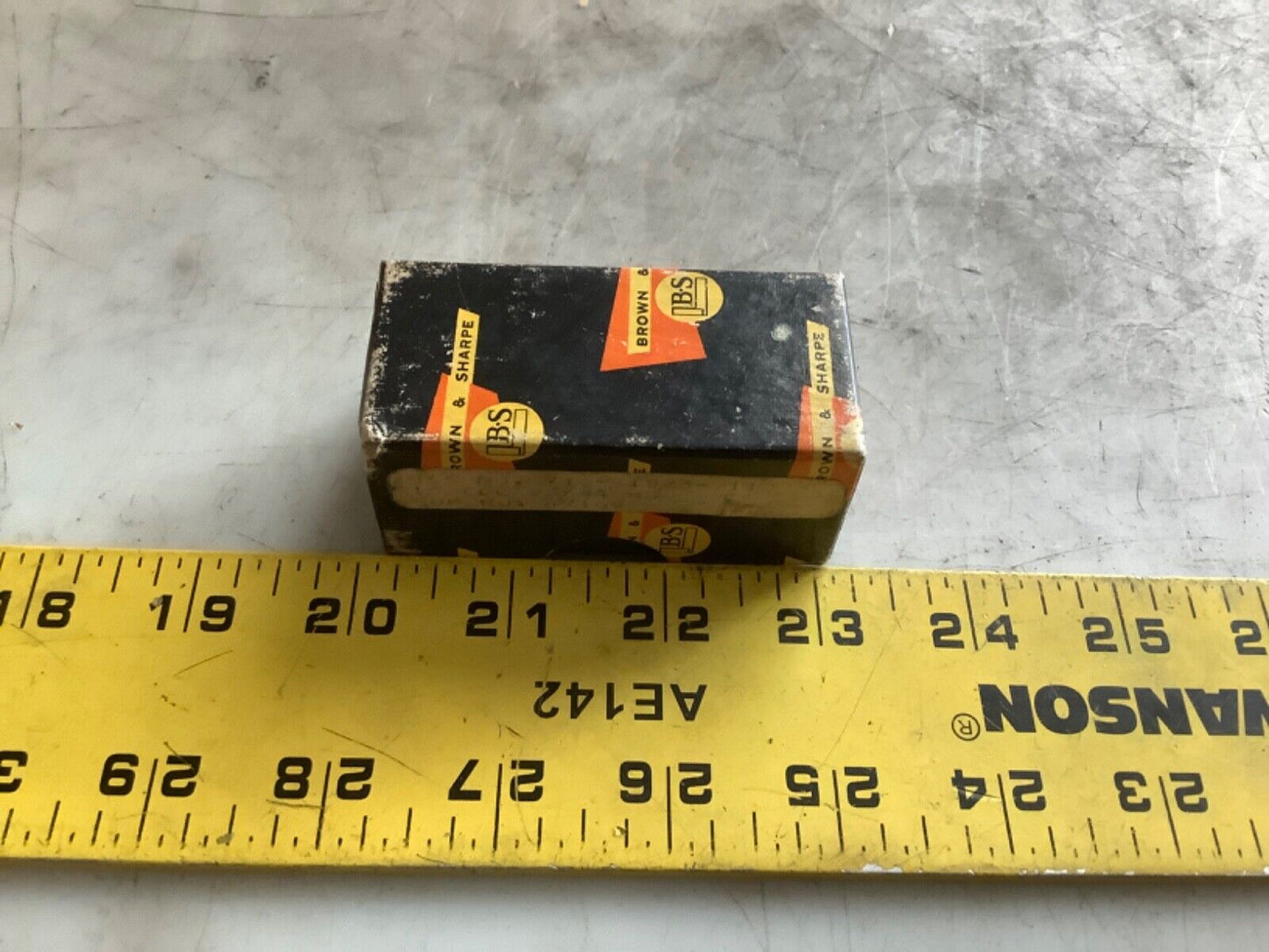 BROWN & SHARPE 710-1023-110 SPRING COLLET NO.10 ROUND 23/64IN 333