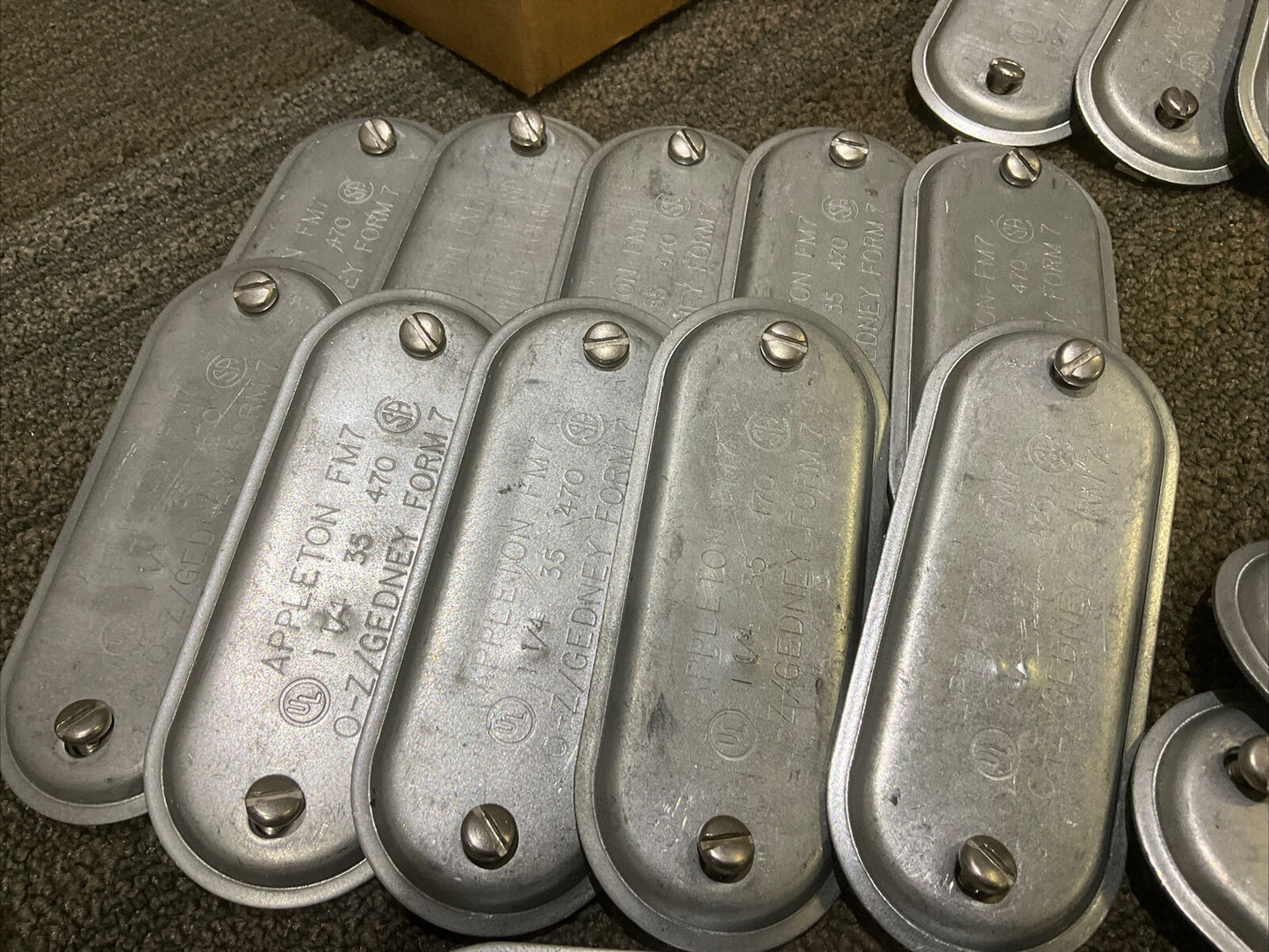APPLETON APP470 1 1/4” STEEL FM7 BLANK COVER STAMPED STEEL COVER 678 LOT OF 32