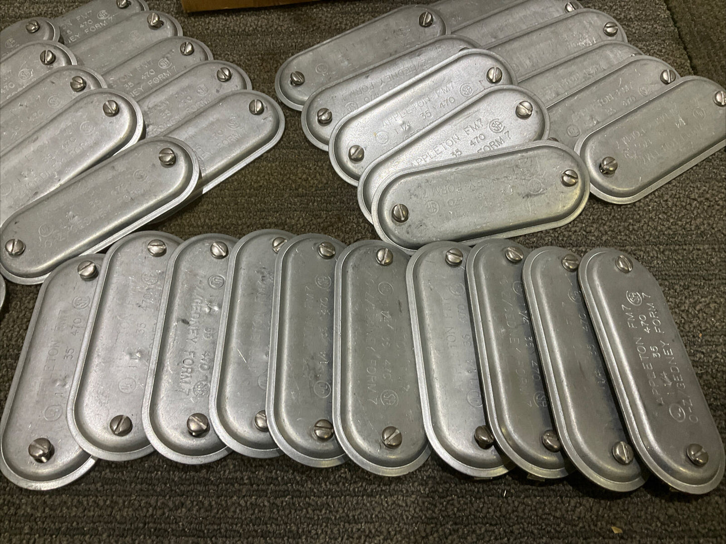 APPLETON APP470 1 1/4” STEEL FM7 BLANK COVER STAMPED STEEL COVER 678 LOT OF 32