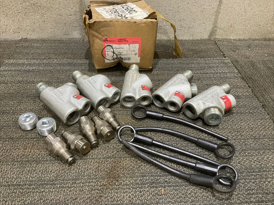 COOPER CROUSE-HINDS EYD216 M & F HUB SEALING FITTING W/ DRAINS 678 LOT OF 5