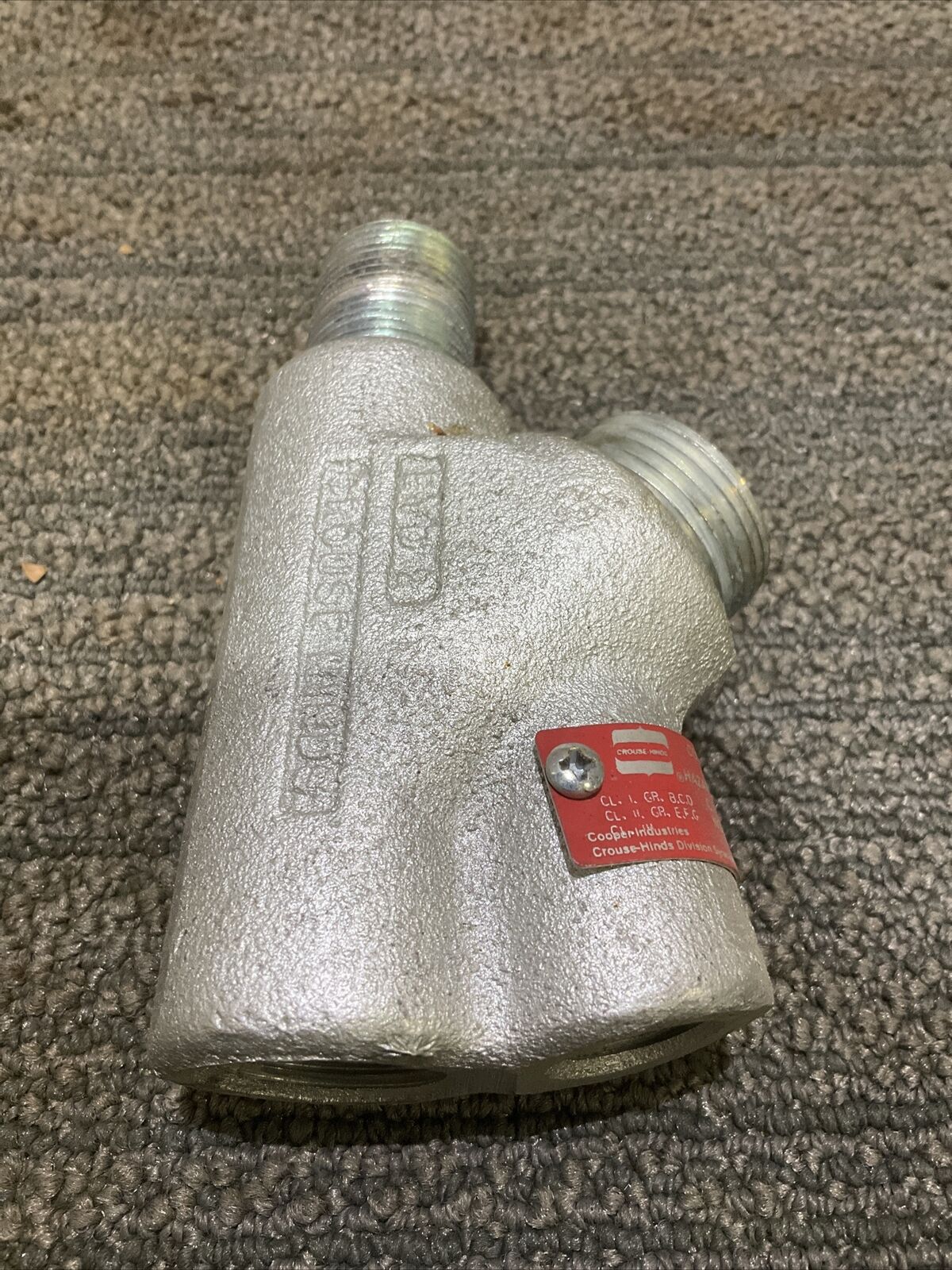 COOPER CROUSE-HINDS EYD216 M & F HUB SEALING FITTING W/ DRAINS 678 LOT OF 5