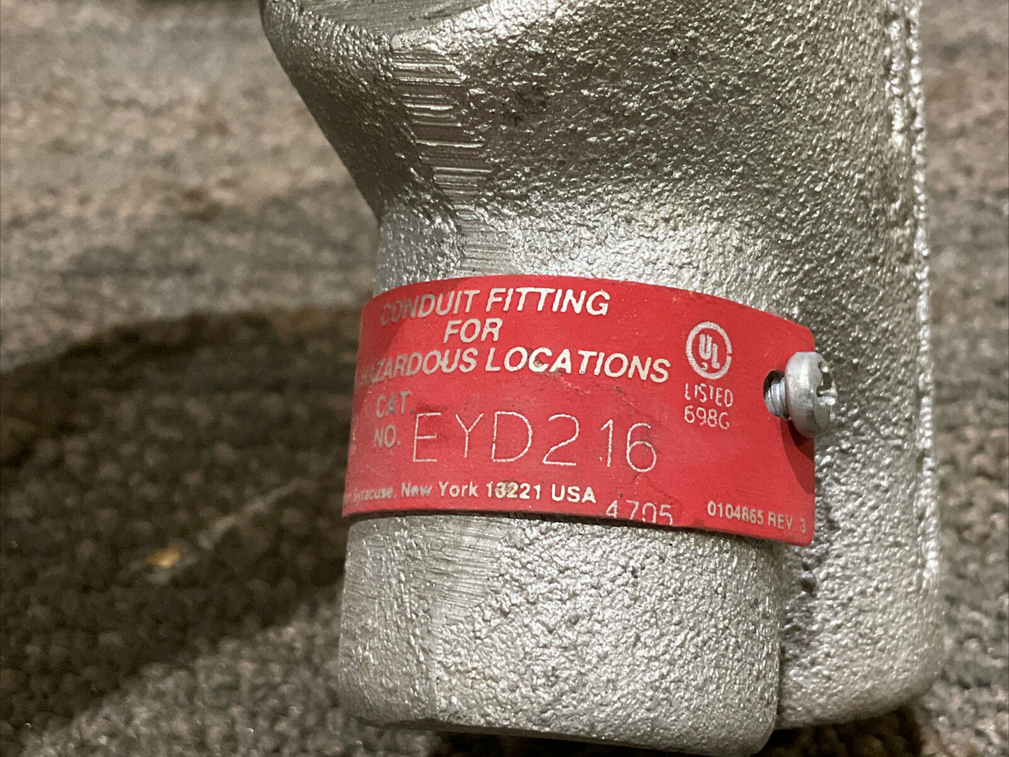 COOPER CROUSE-HINDS EYD216 M & F HUB SEALING FITTING W/ DRAINS 678 LOT OF 5