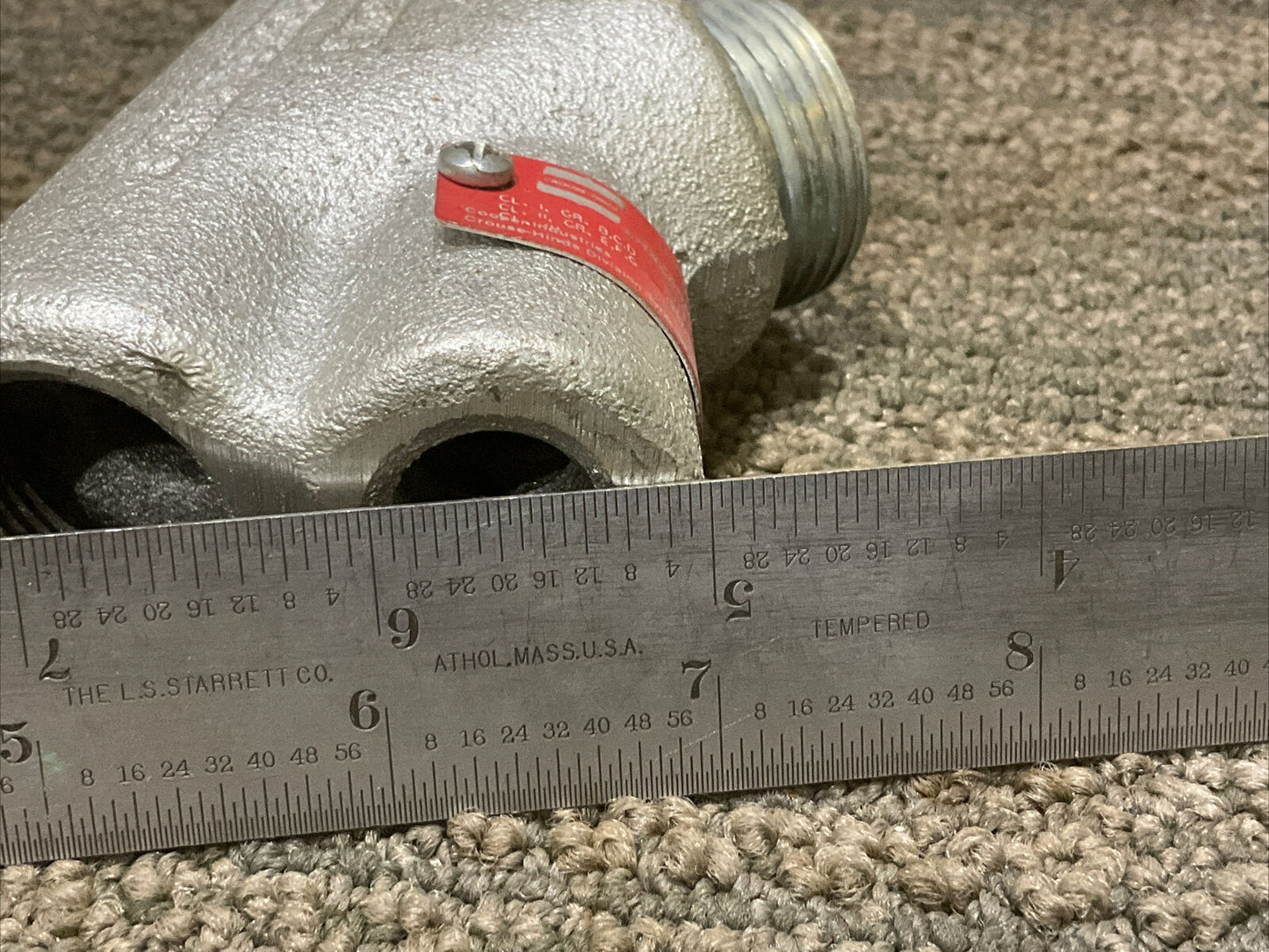 COOPER CROUSE-HINDS EYD216 M & F HUB SEALING FITTING W/ DRAINS 678 LOT OF 5