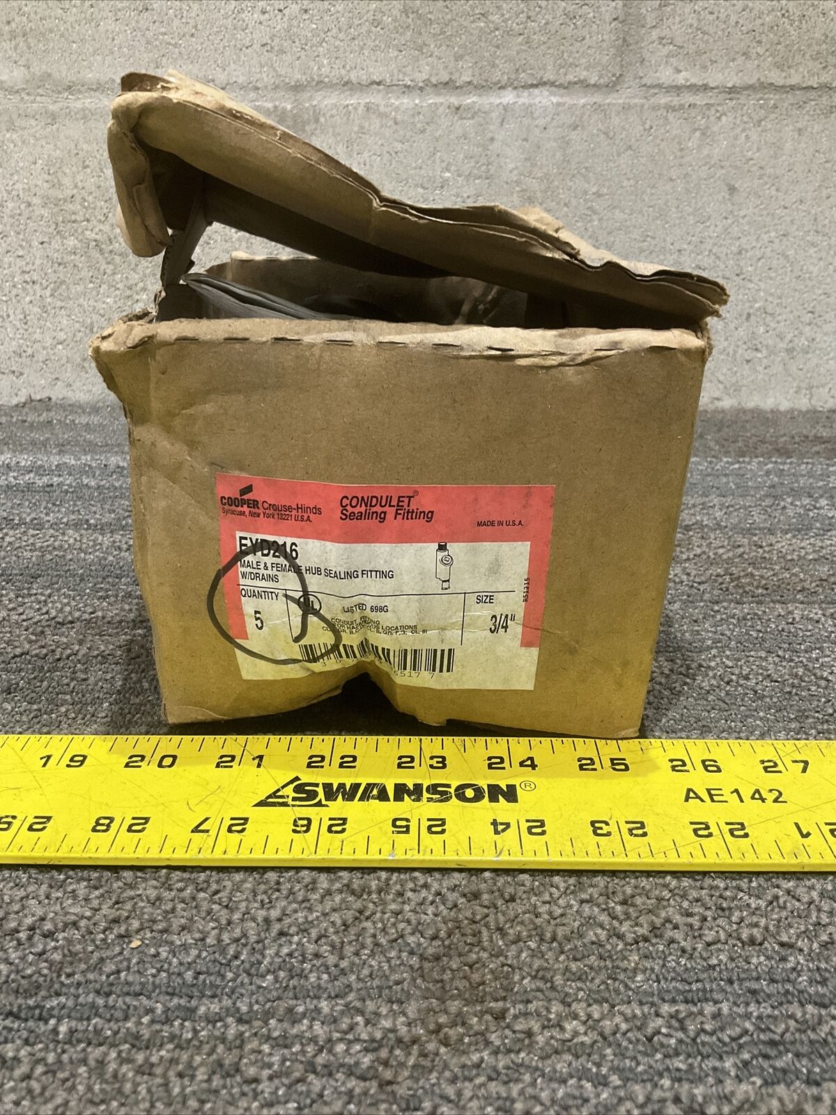 COOPER CROUSE-HINDS EYD216 M & F HUB SEALING FITTING W/ DRAINS 678 LOT OF 5