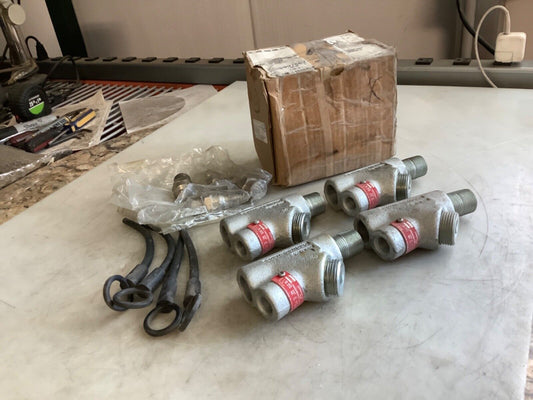 CROUSE HINDS EYD216 CONDUIT SEALING FITTING 678 - QTY 4