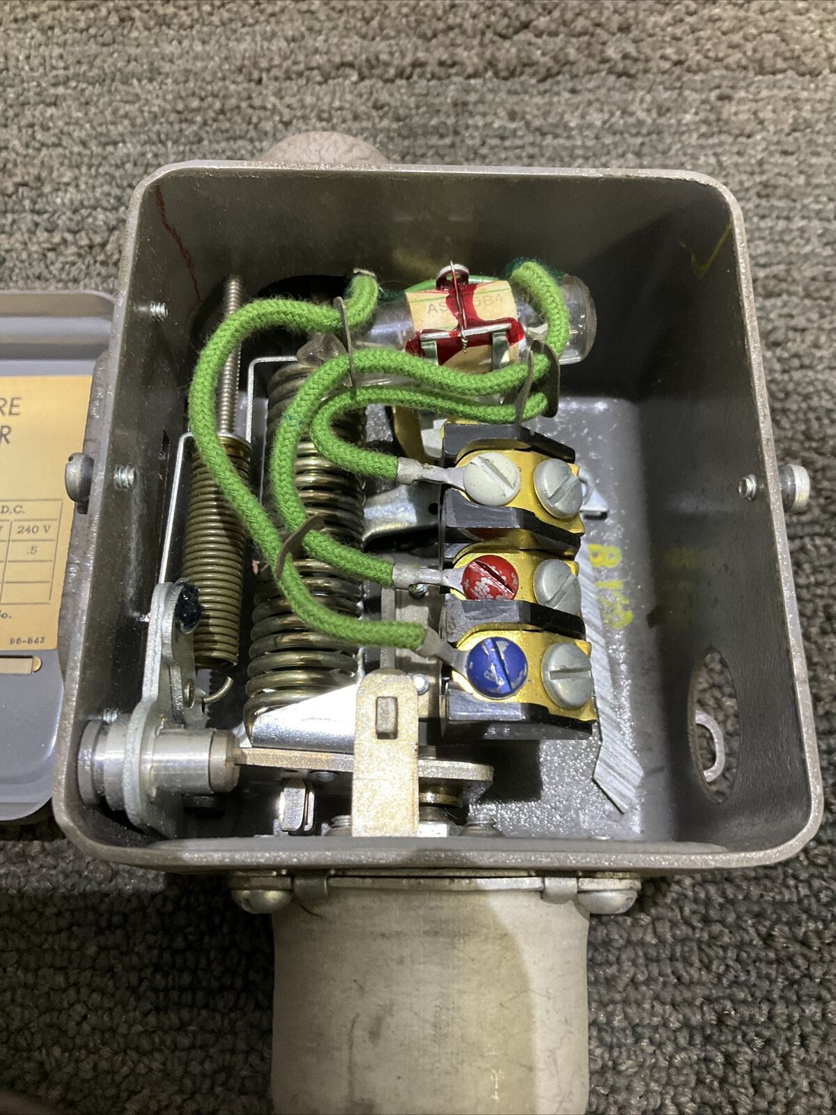 HONEYWELL T615A16371 TEMPERATURE CONTROLLER 444