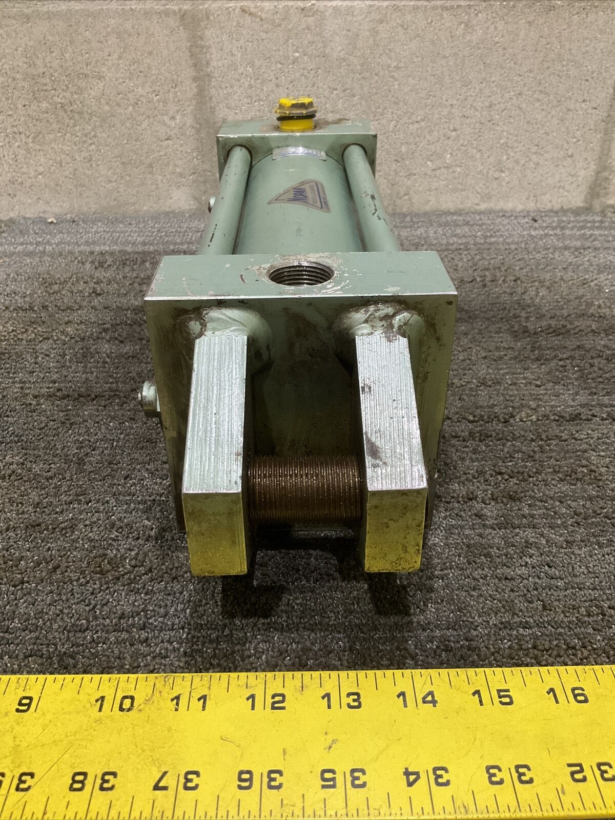 NOPAK 1204665 CL3 3.25X8E HYDRAULIC CYLINDER 3.25 BORE 8 STROKE Y2M