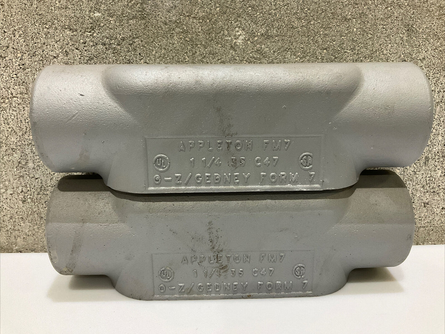 APPLETON FM7 35 C47 1 1/4” THREADED CONDUIT BODY 678 LOT OF 2