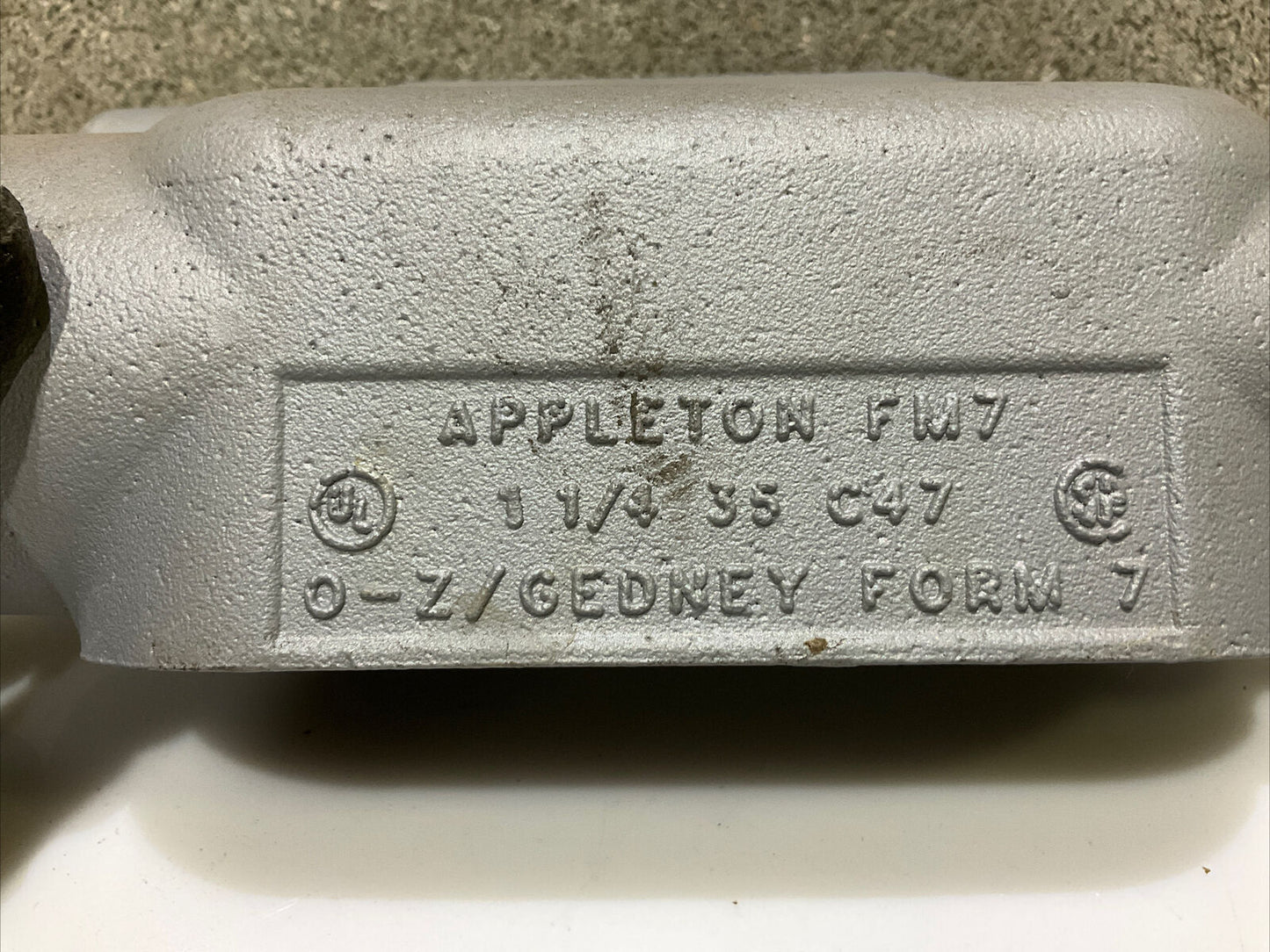 APPLETON FM7 35 C47 1 1/4” THREADED CONDUIT BODY 678 LOT OF 2