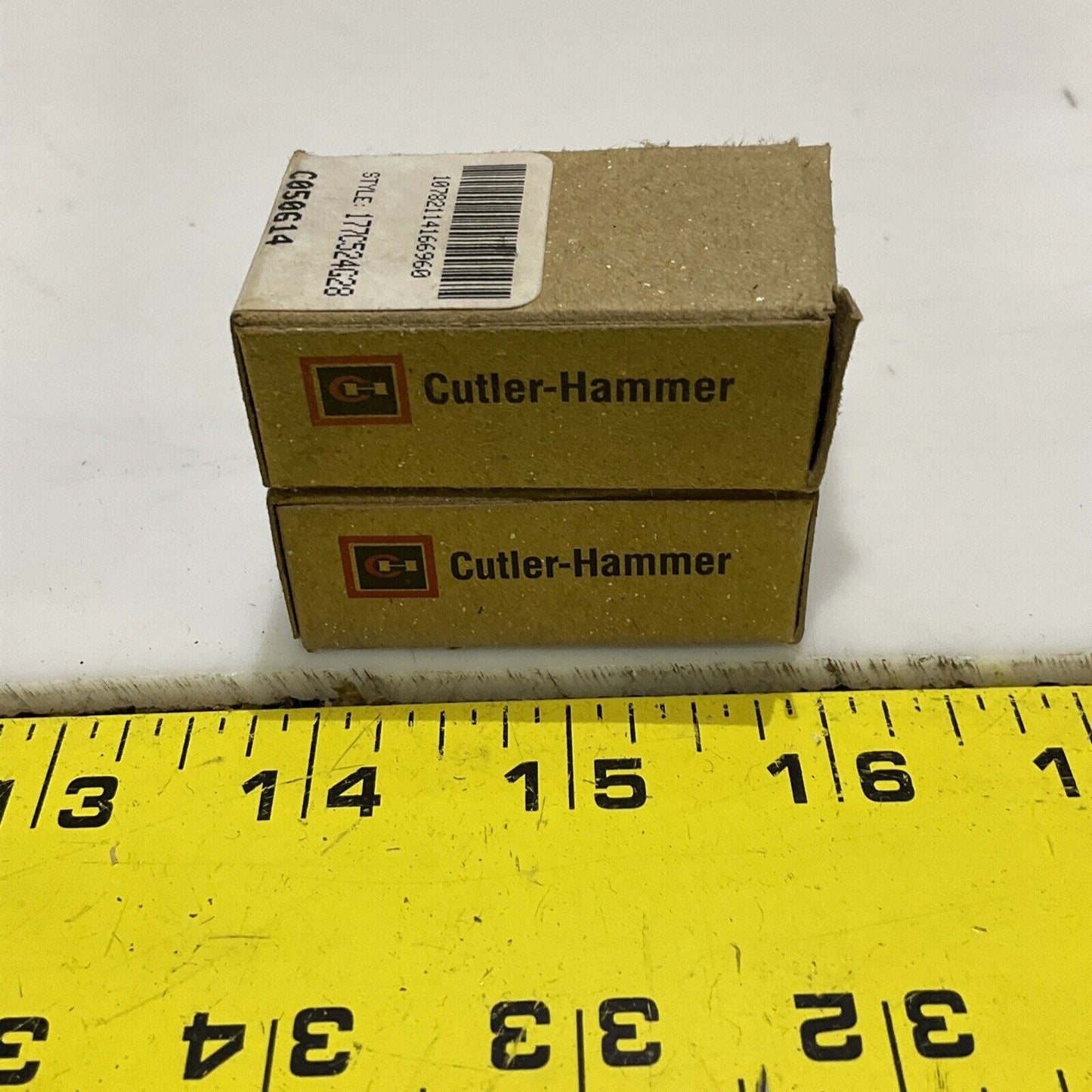 CUTLER HAMMER FH28 177C524G28 HEATING ELEMENT 678 LOT OF 2