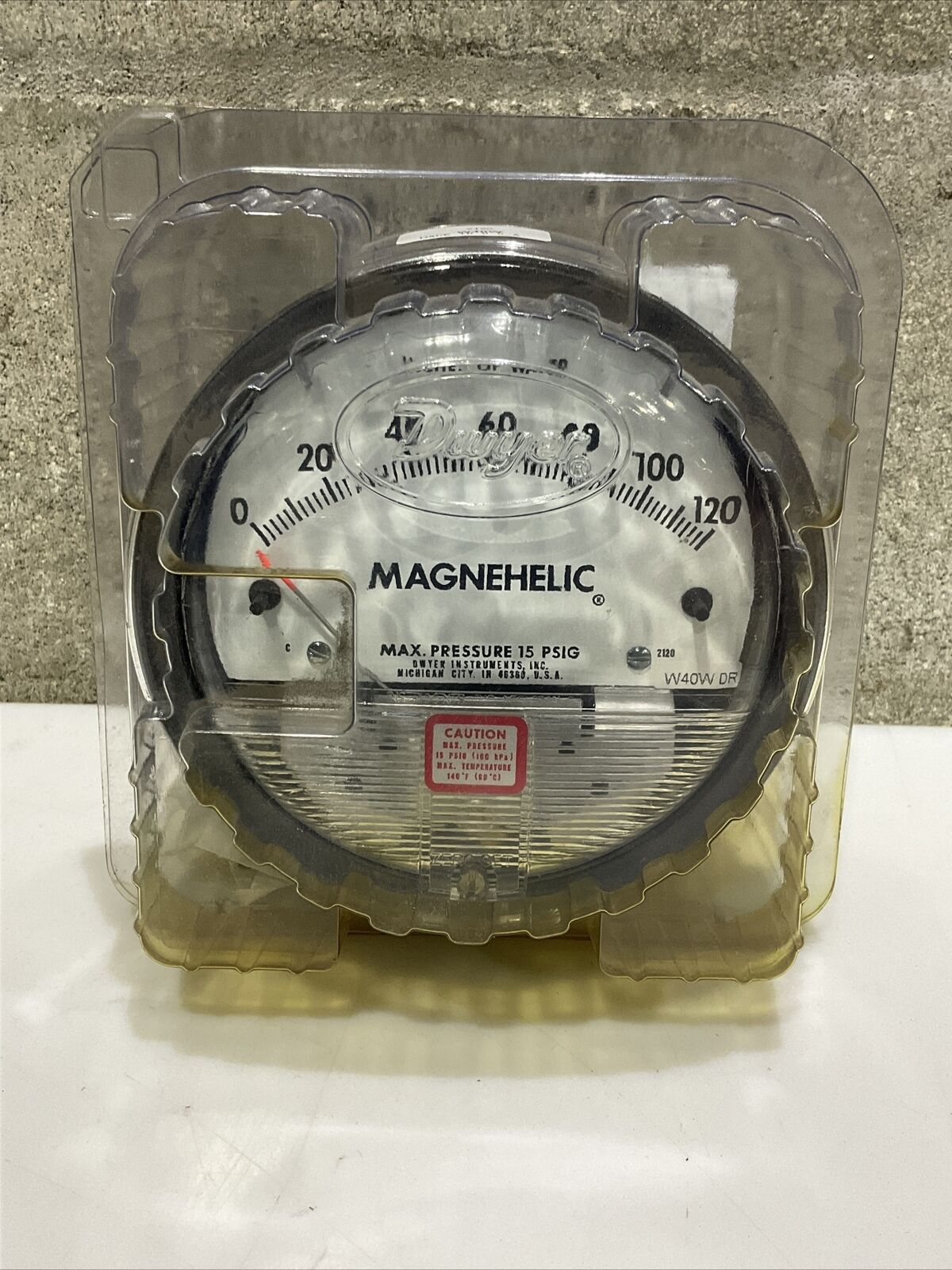 DWYER W40W DR 2120 MAGNEHELIC  DIFFERENTIAL PRESSURE  GAUGE 15 PSIG 476