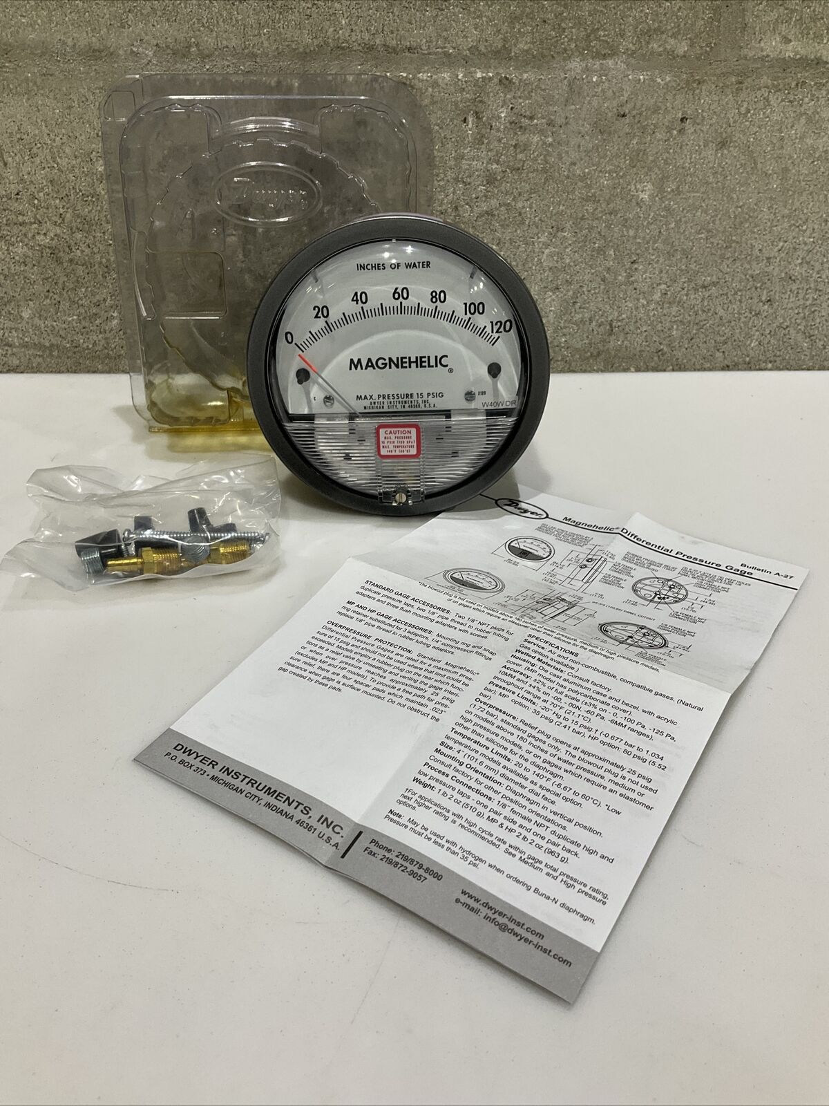 DWYER W40W DR 2120 MAGNEHELIC  DIFFERENTIAL PRESSURE  GAUGE 15 PSIG 476