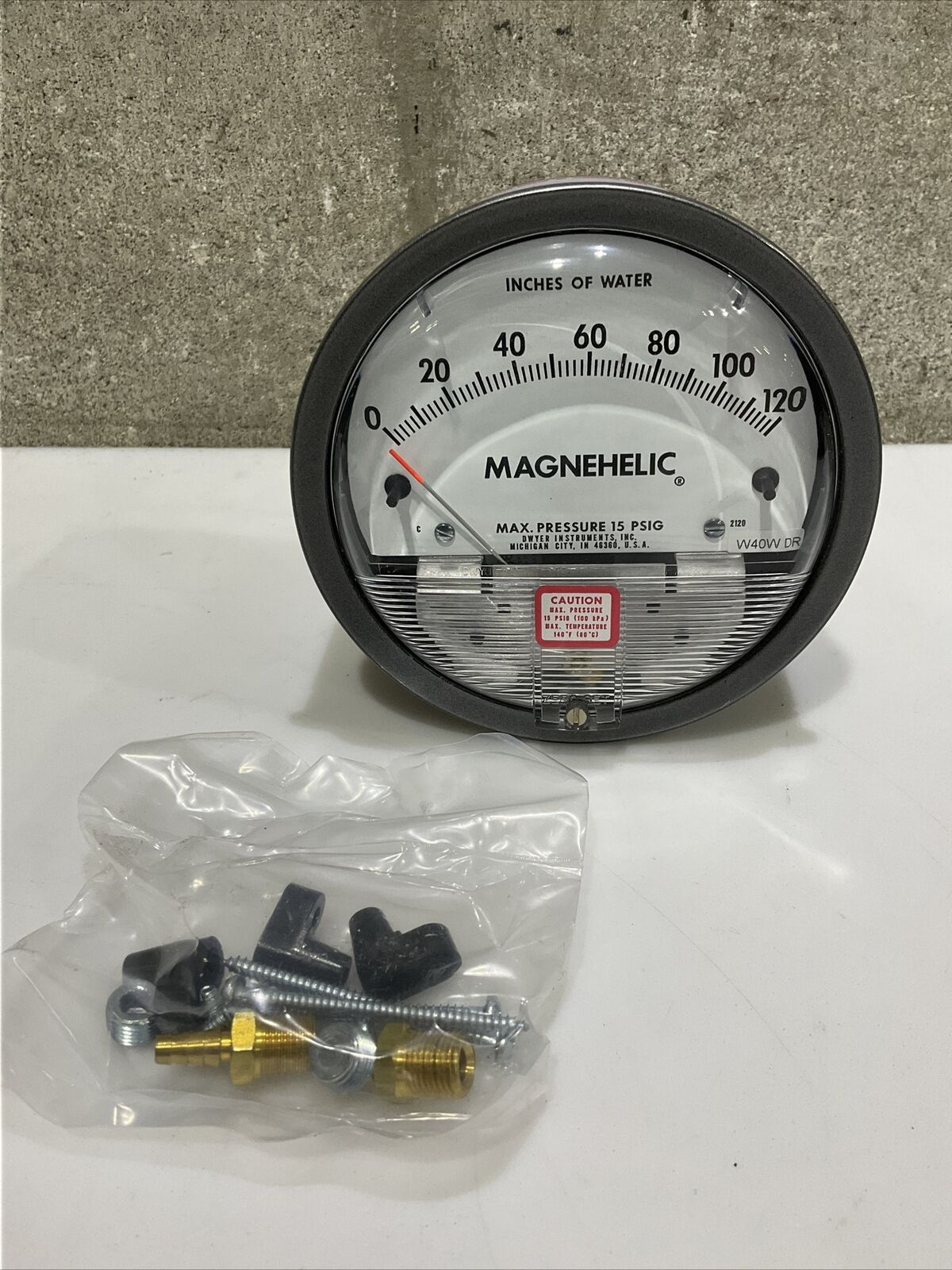 DWYER W40W DR 2120 MAGNEHELIC  DIFFERENTIAL PRESSURE  GAUGE 15 PSIG 476