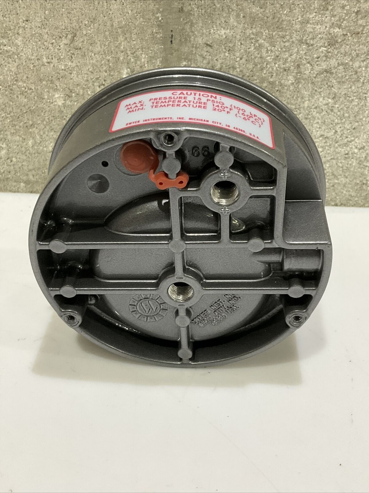 DWYER W40W DR 2120 MAGNEHELIC  DIFFERENTIAL PRESSURE  GAUGE 15 PSIG 476